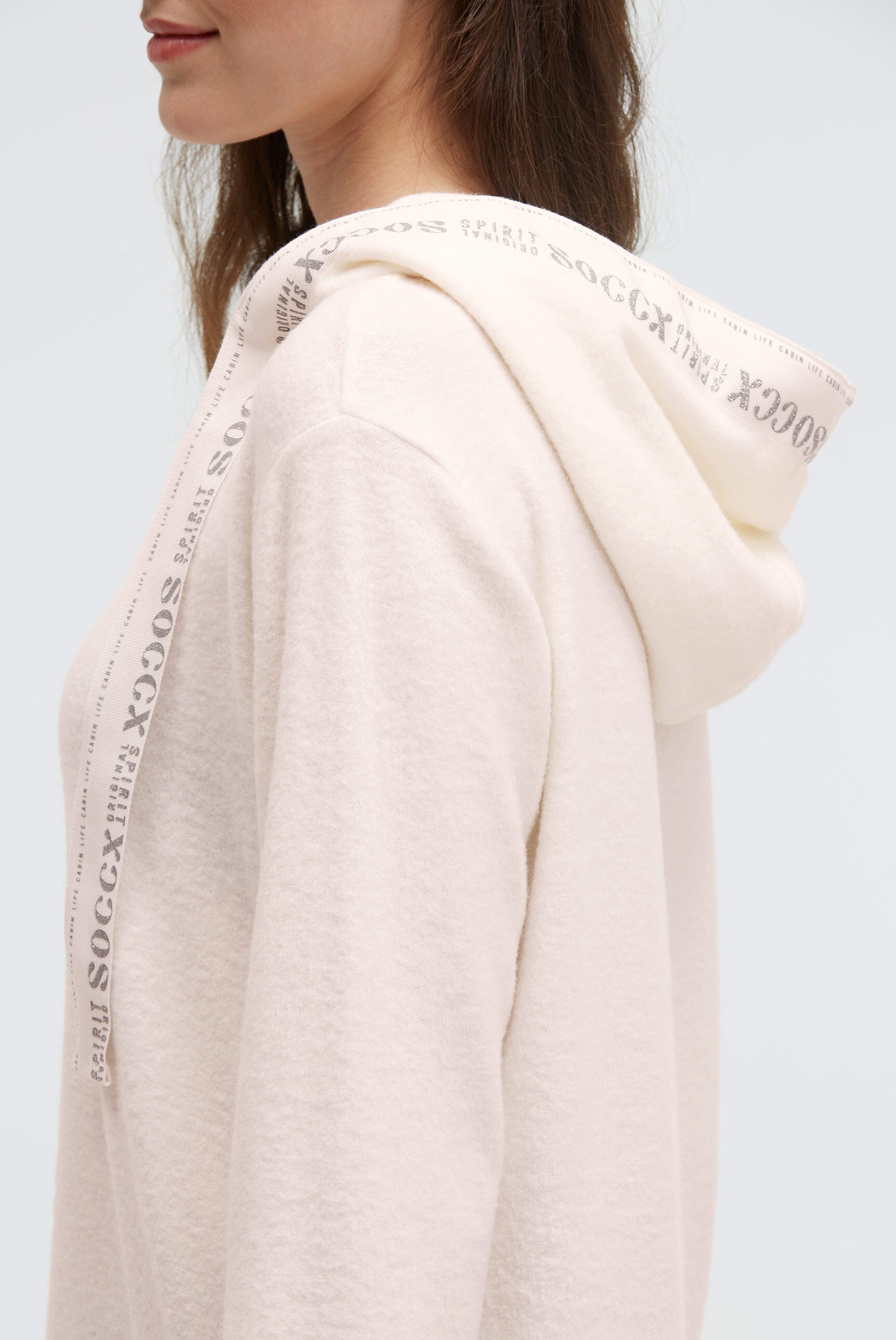 Flauschstrickpullover mit Logo-Tape an der Kapuze - 6