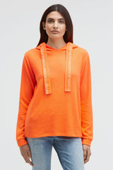 Flauschstrickpullover mit Logo-Tape an der Kapuze