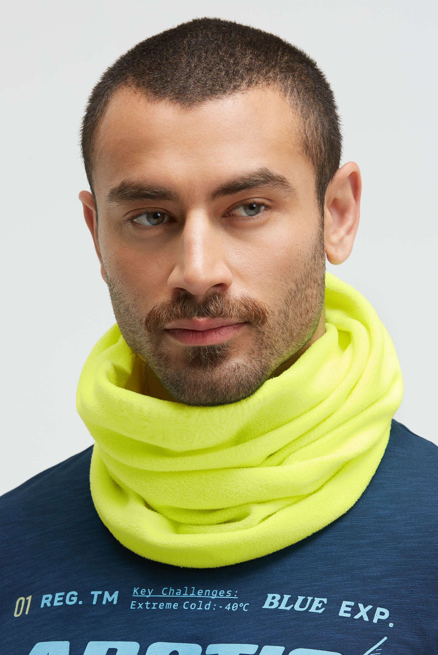 Komin polarowy z tłoczonym logo