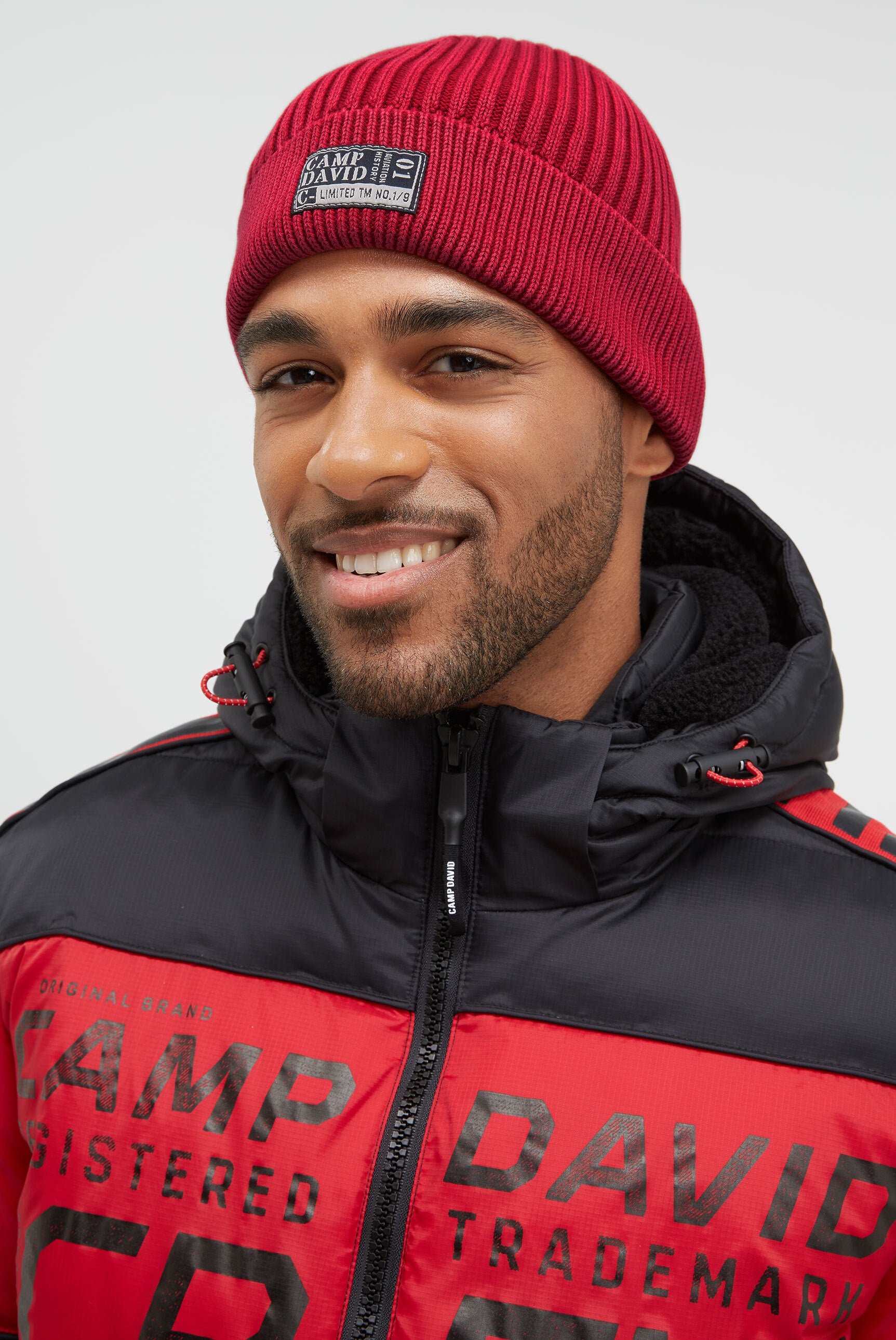 Czapka dzianinowa Stone Washed z naszywką z logo - 2