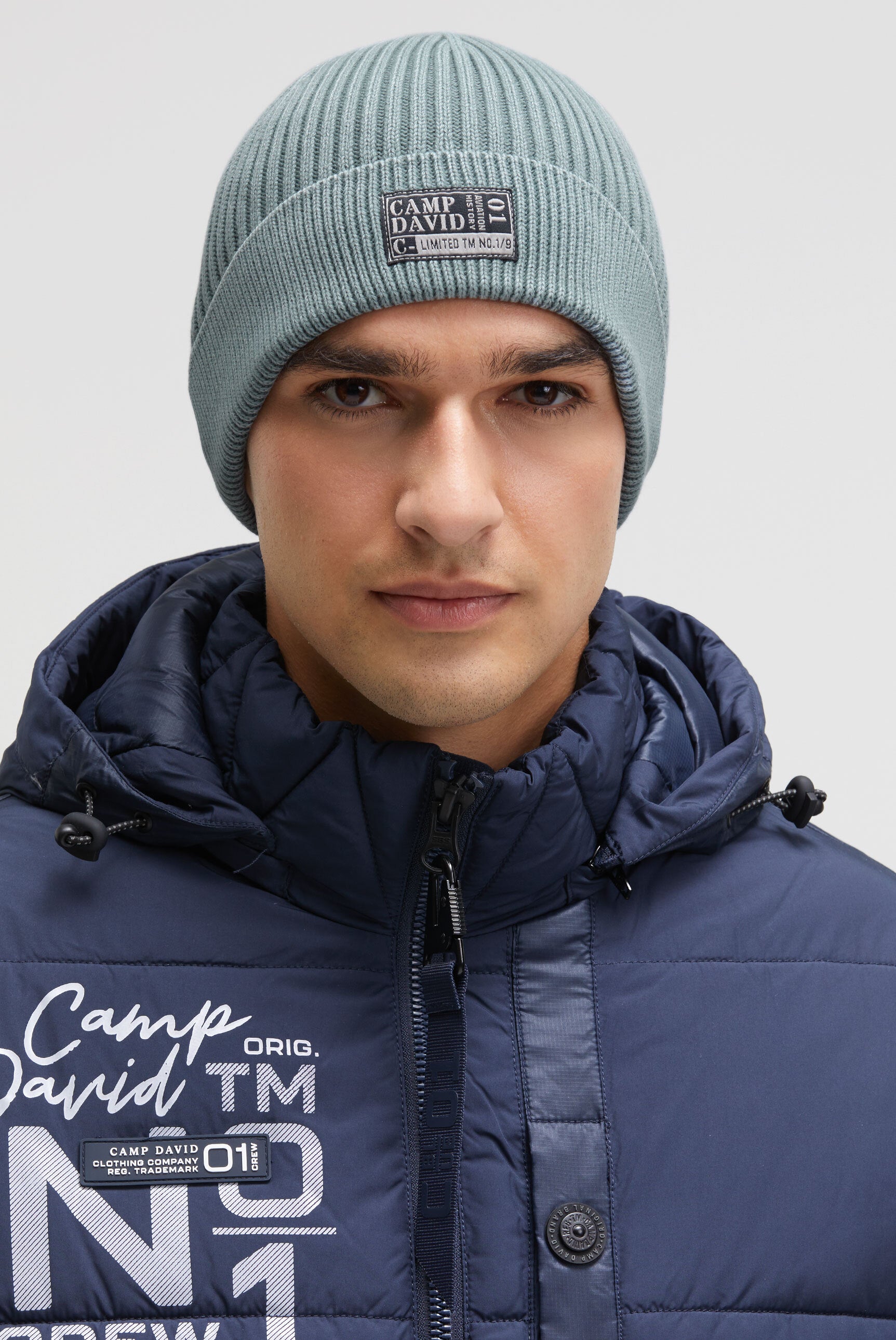 Czapka dzianinowa Stone Washed z naszywką z logo - 2