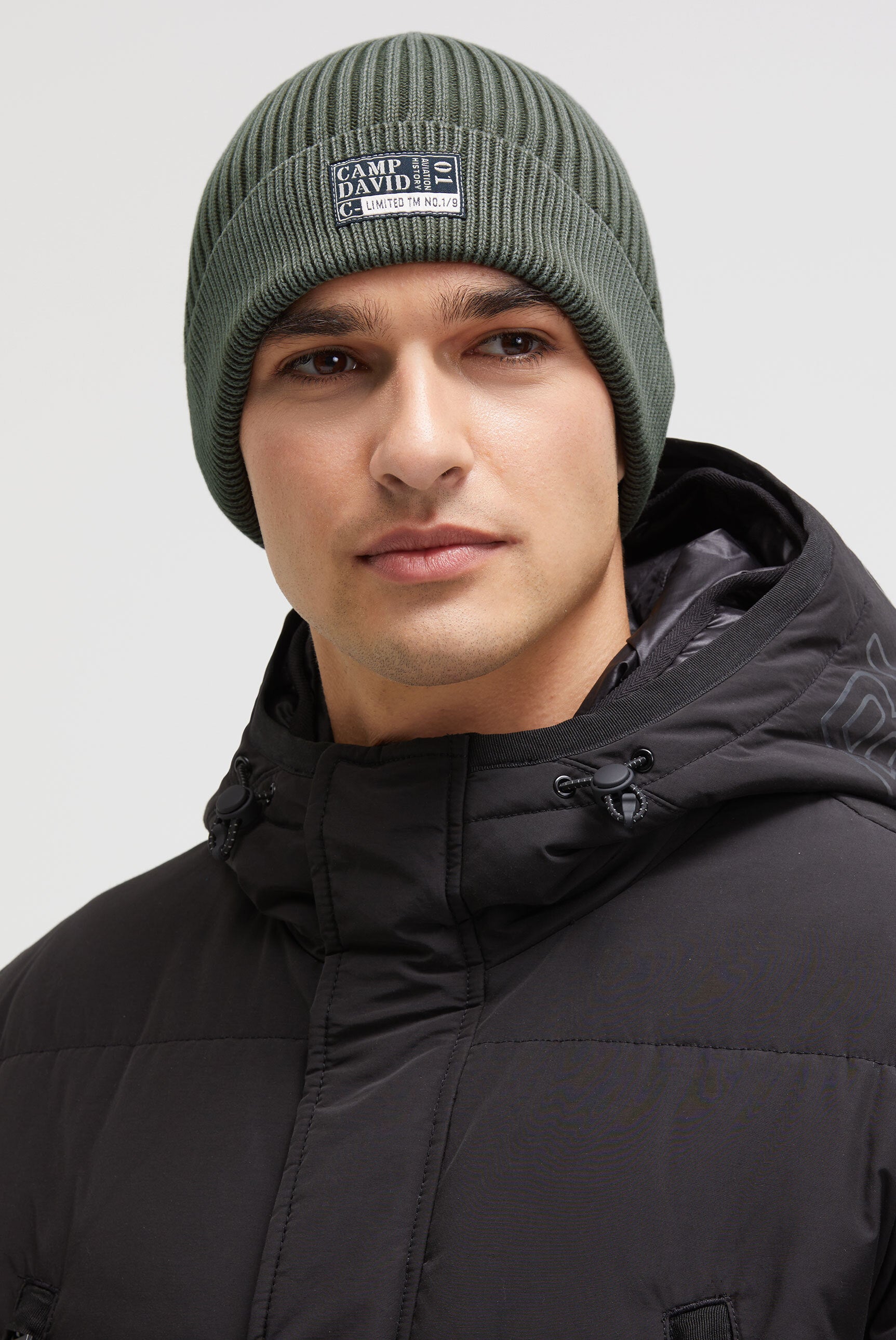 Czapka dzianinowa Stone Washed z naszywką z logo