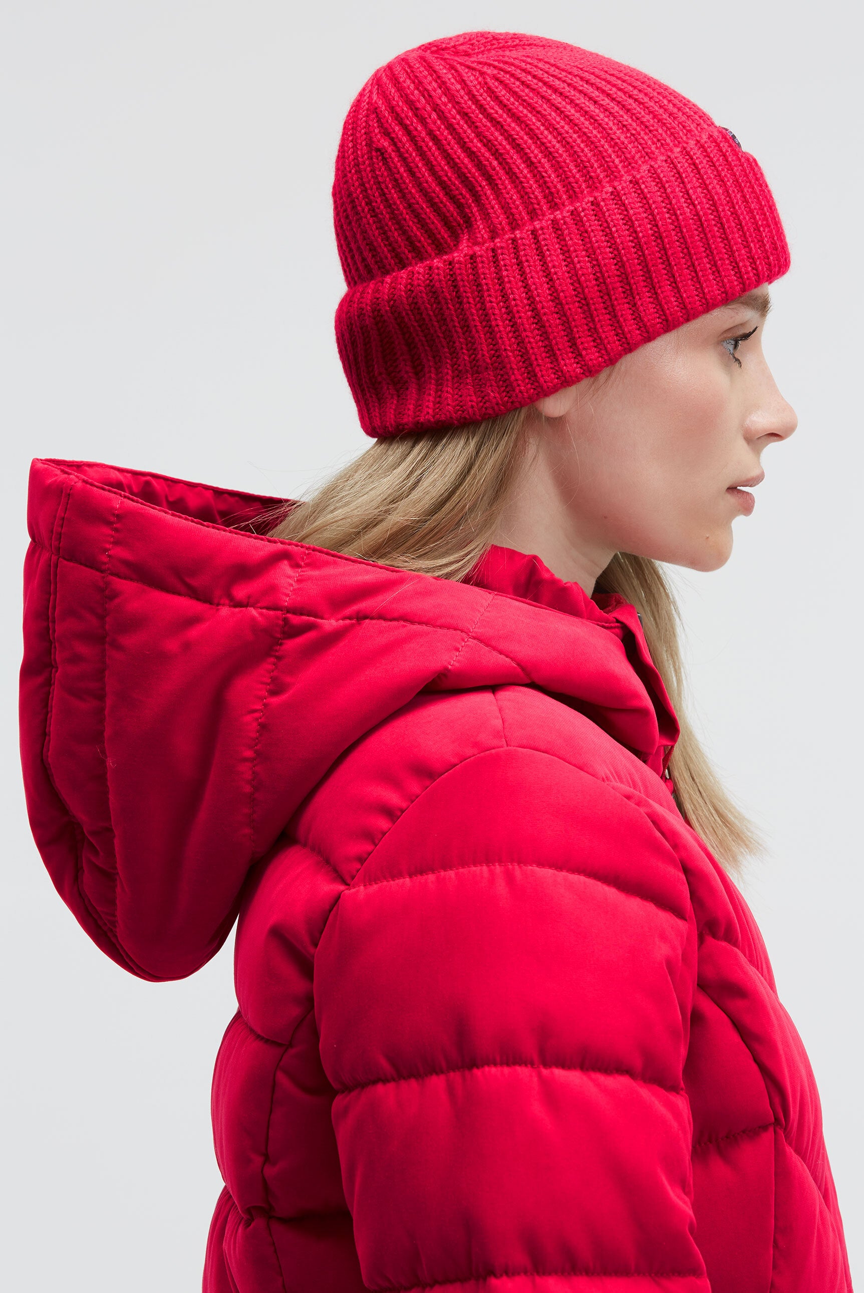 Czapka beanie z prążkowanej dzianiny
