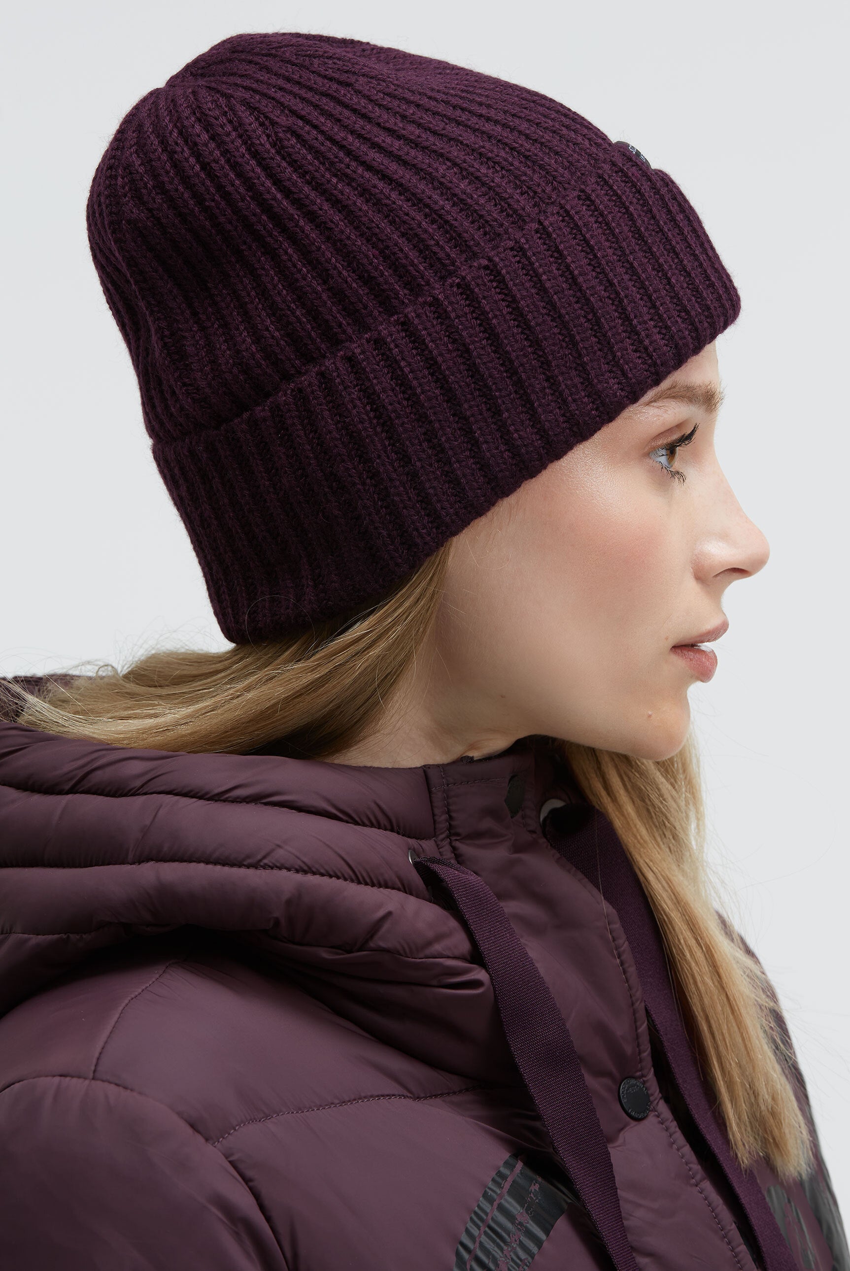 Czapka beanie z prążkowanej dzianiny - 3