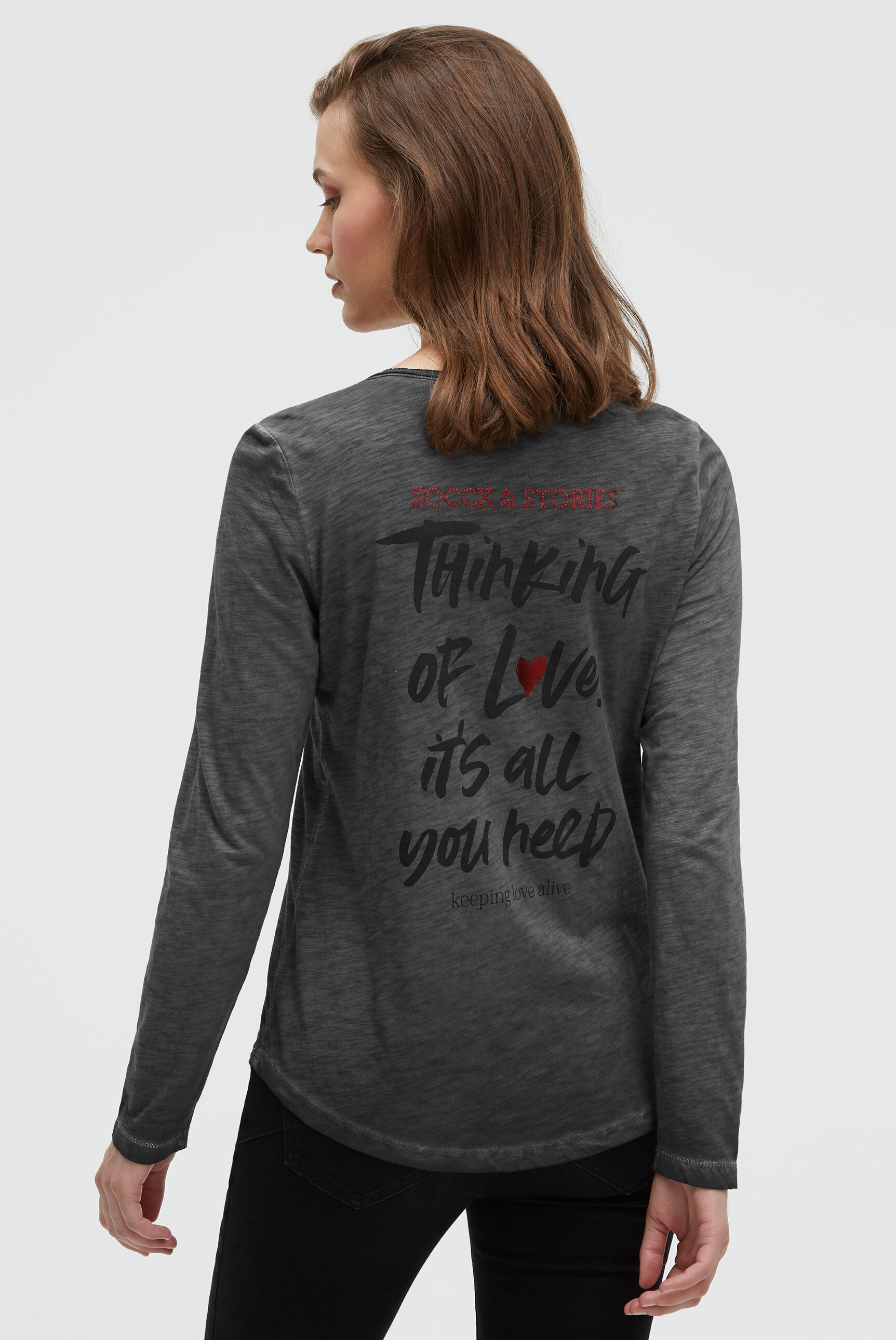 Koszula z dekoltem serafino z nadrukiem na plecach - 5