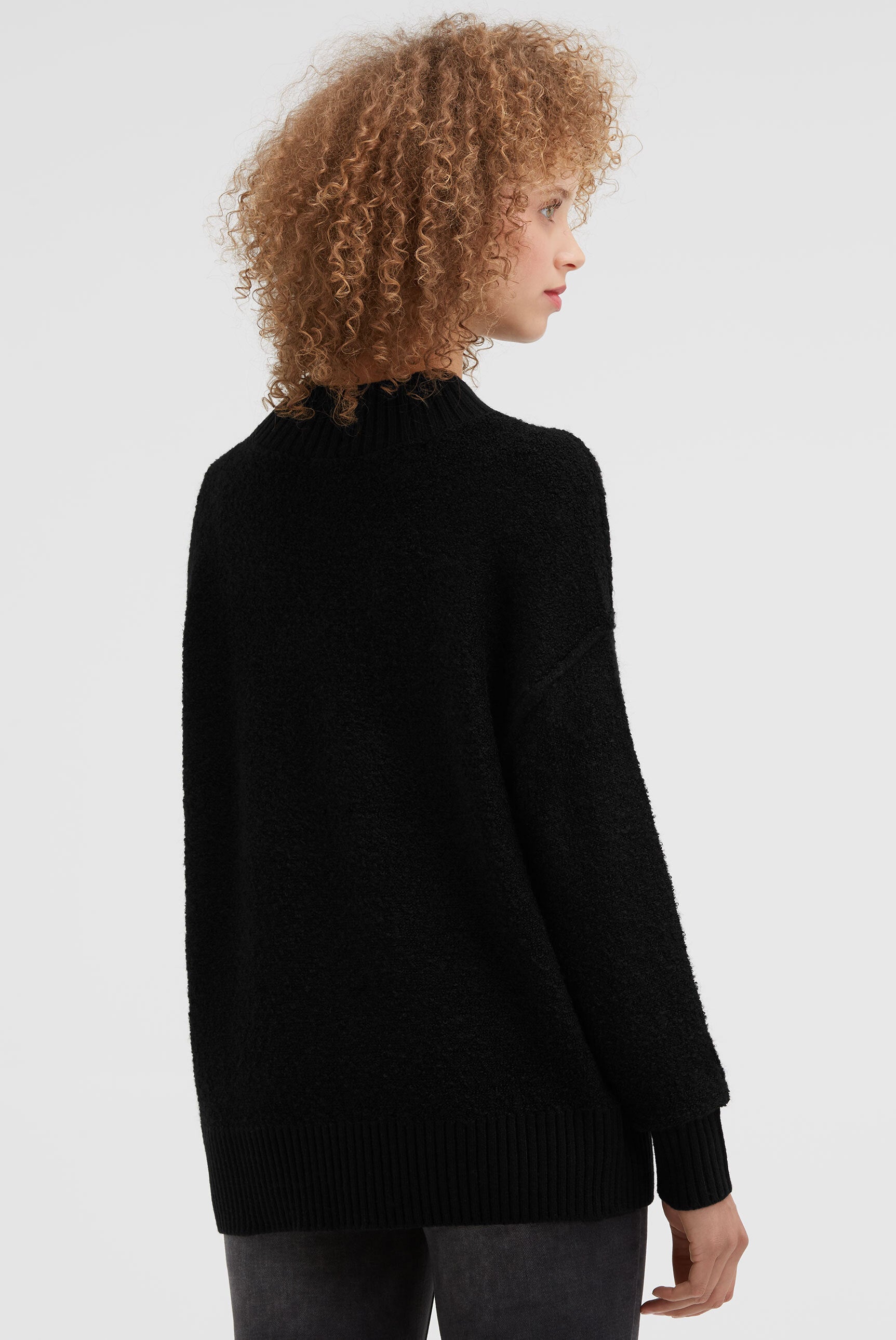 Sweter bouclé z kołnierzykiem stójkowym - 5