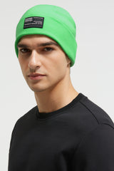 Czapka w prążkowanym splocie z naszywką z logo