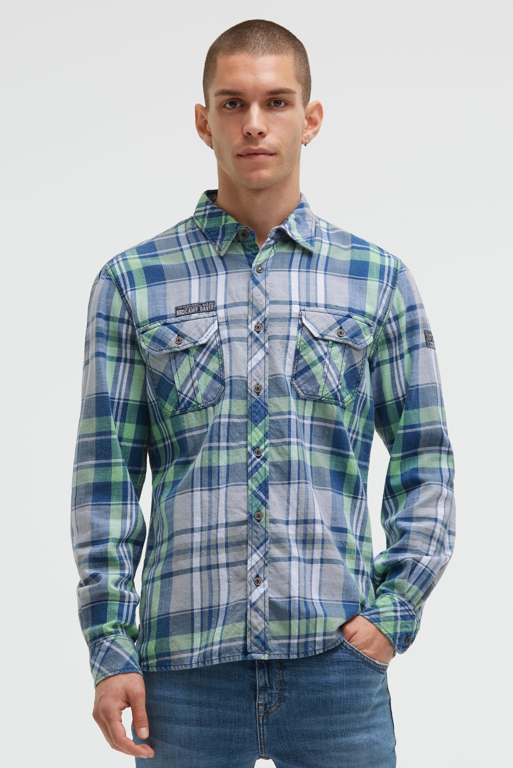 Koszula w kratę z długim rękawem i kieszeniami z klapką - 2