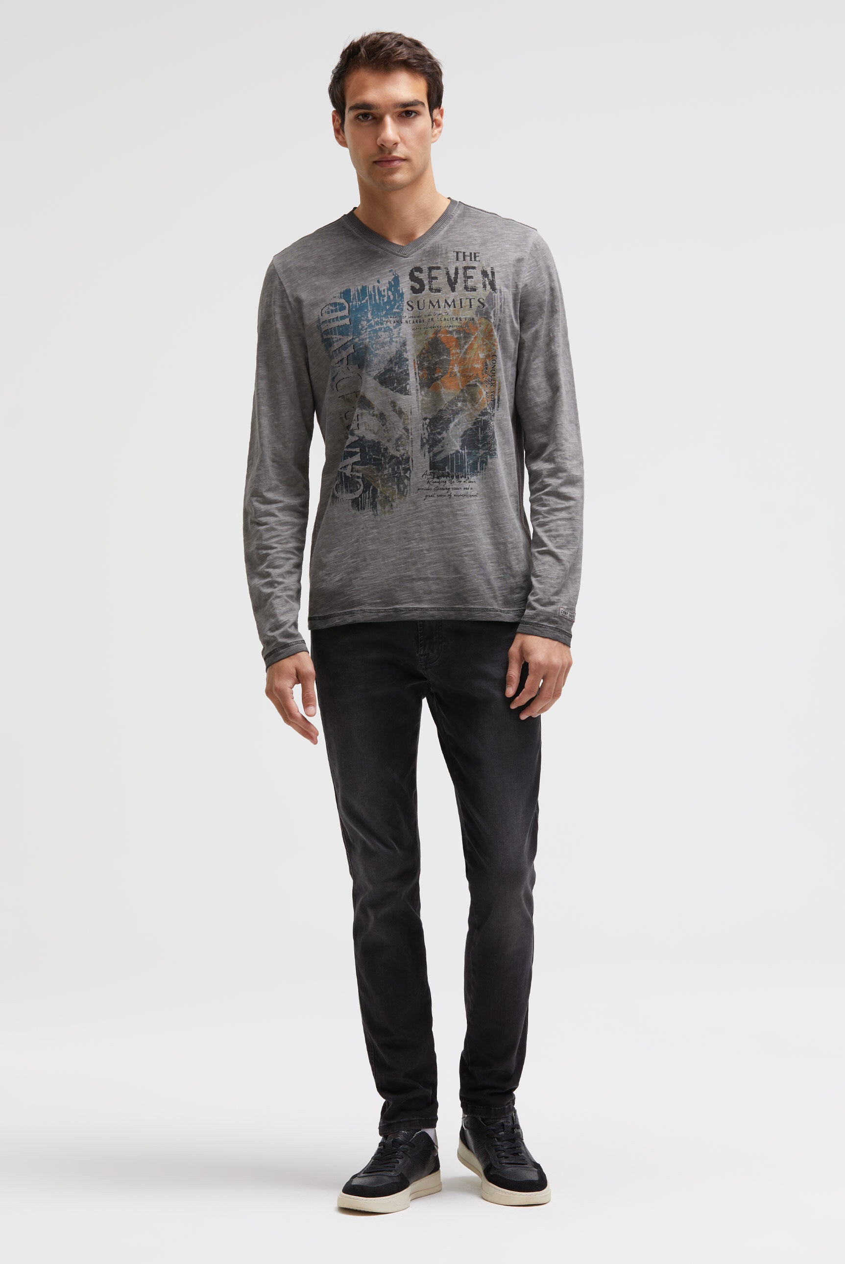 Longsleeve z dekoltem w serek i nadrukiem fotograficznym - 3