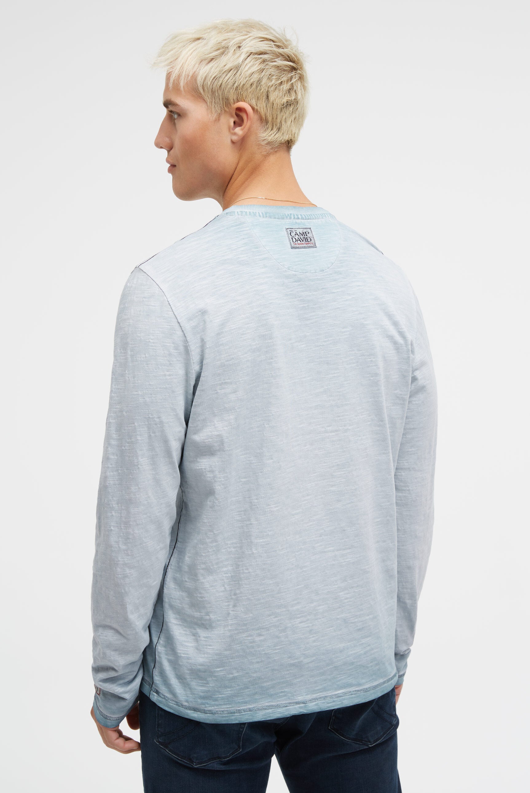 Longsleeve z dekoltem w serek i nadrukiem fotograficznym - 5