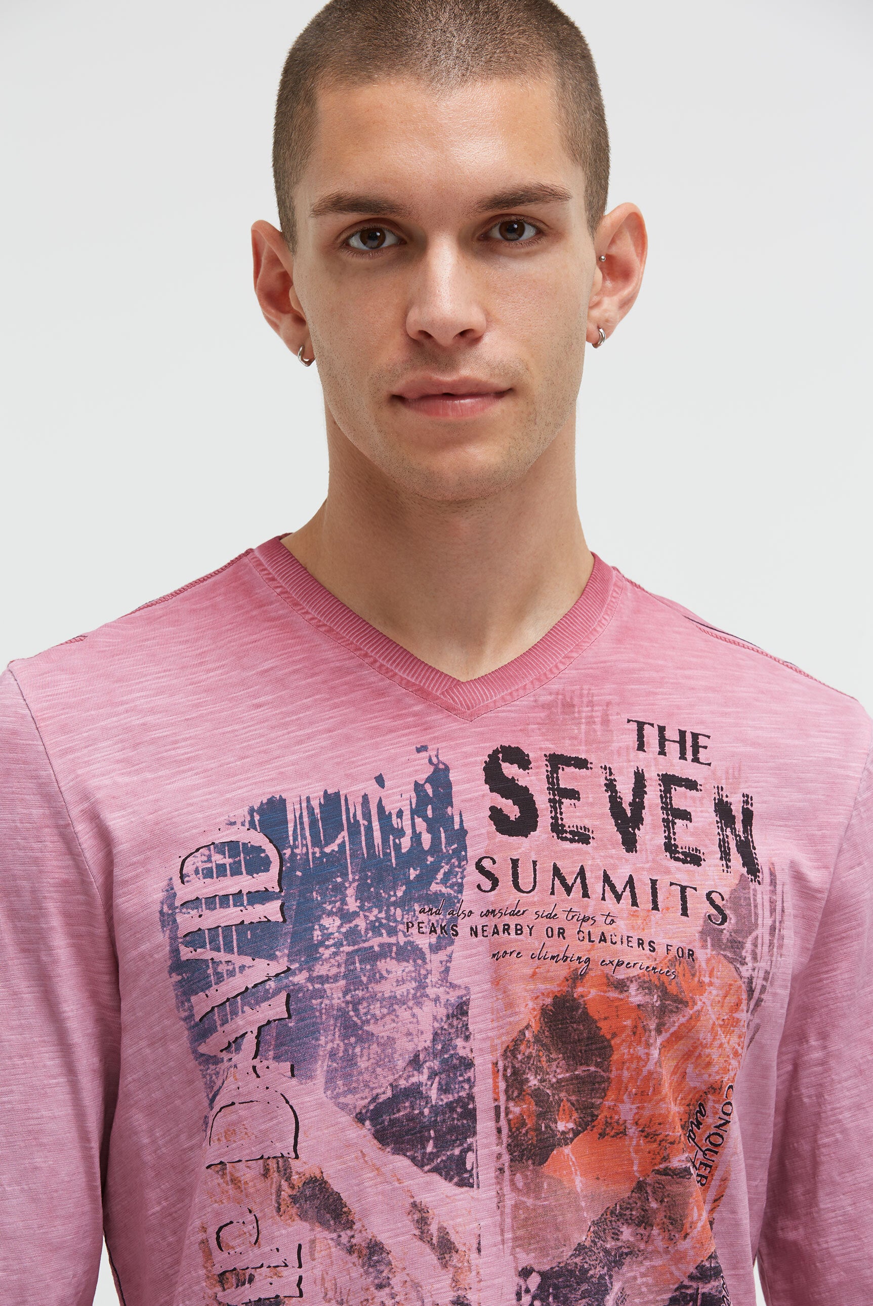 Longsleeve z dekoltem w serek i nadrukiem fotograficznym - 4