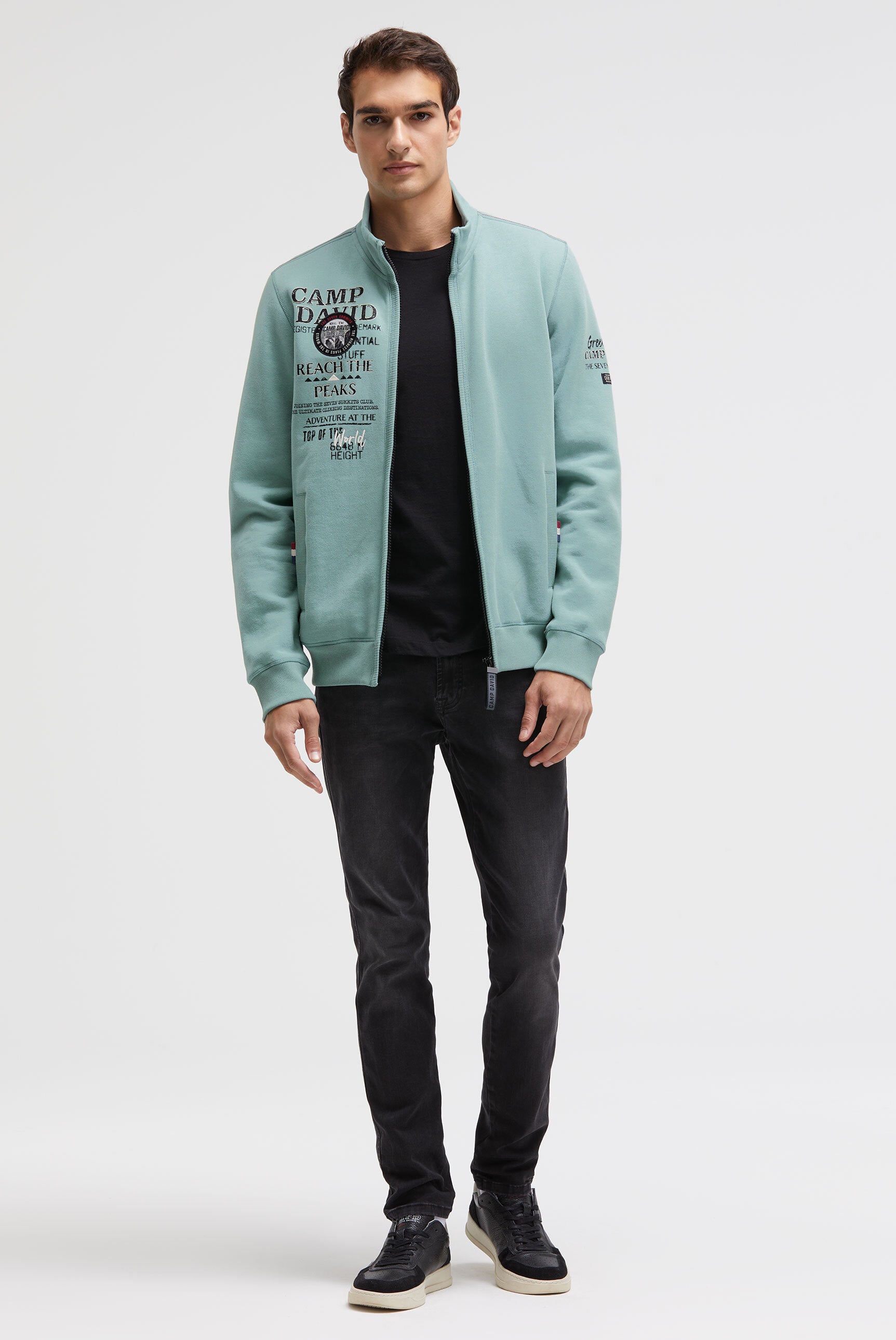 Bluza rozpinana z nadrukami logo, haftami i naszywkami