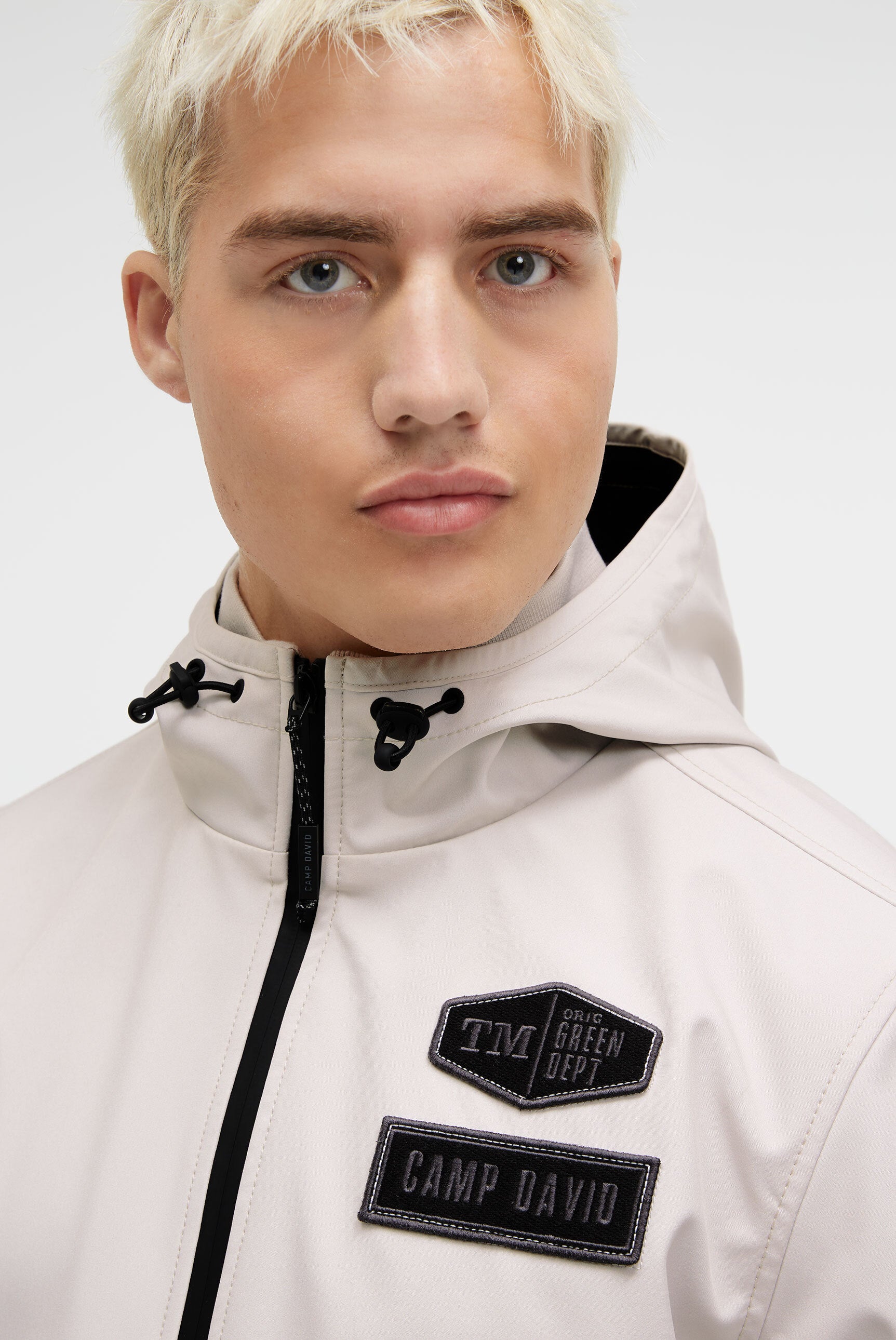 Softshellowa kurtka z tłoczeniem logo na plecach - 4