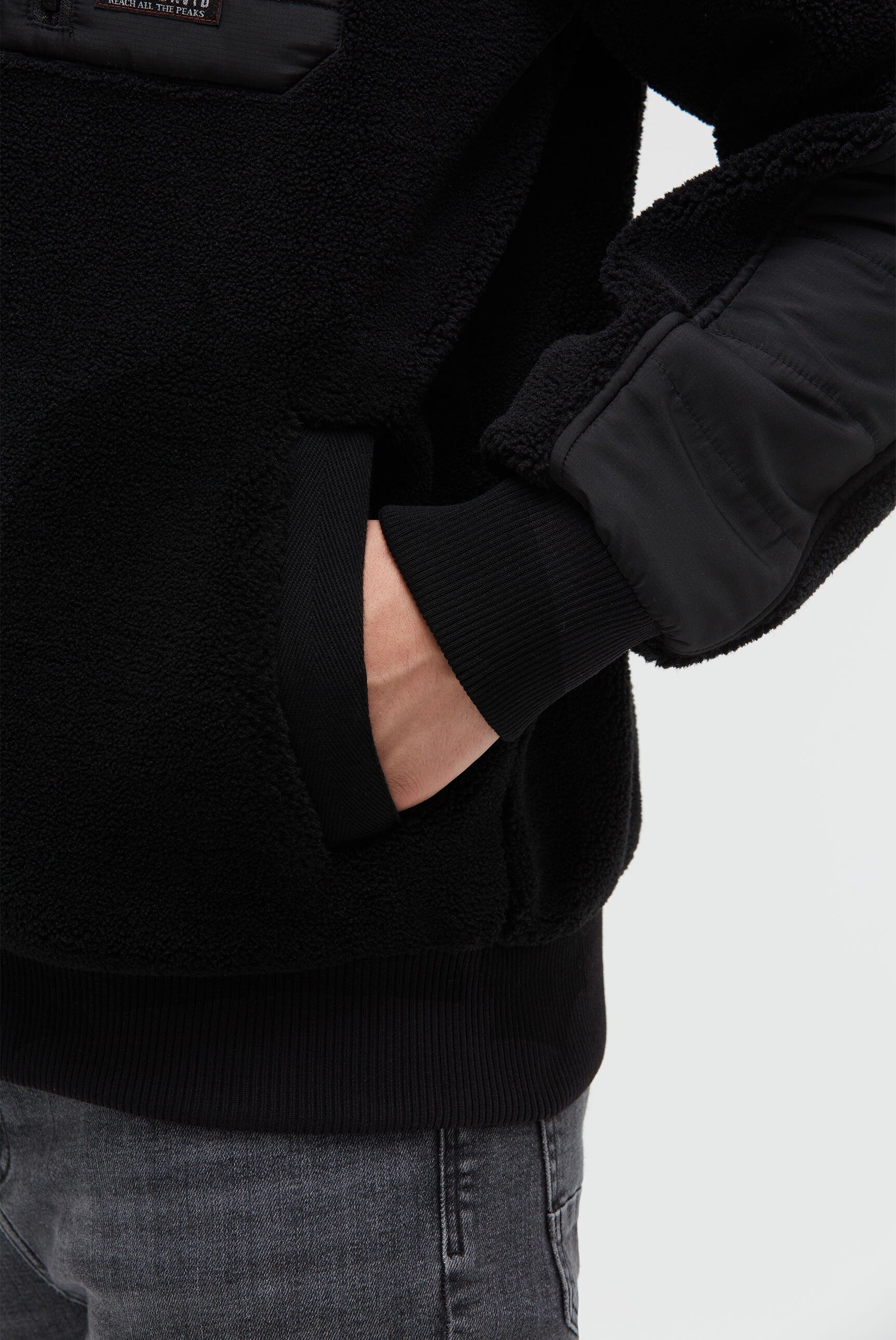 Kurtka z polaru teddy w tonowym miksie materiałów - 8