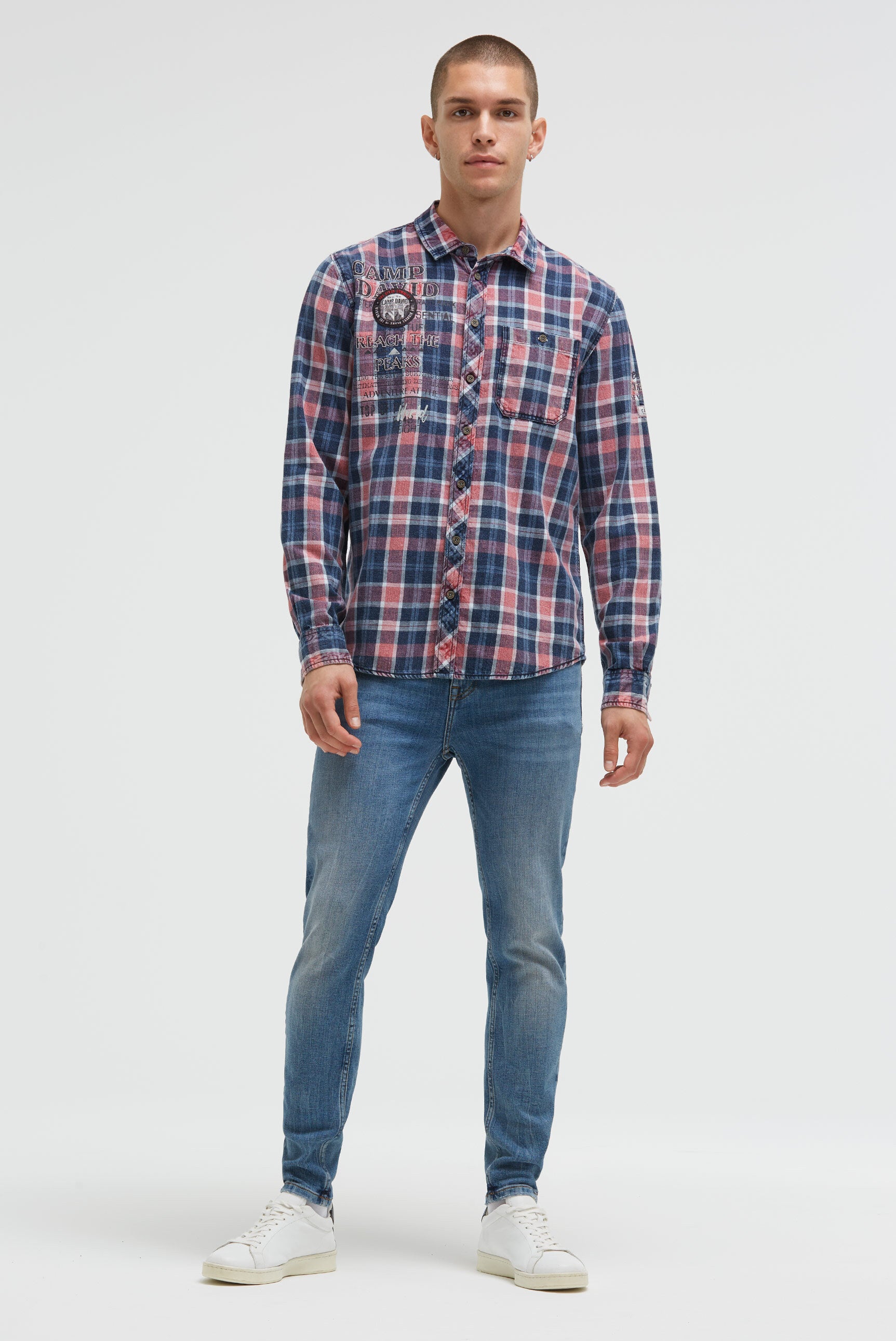 Koszula w kratę z nadrukami logo - 3