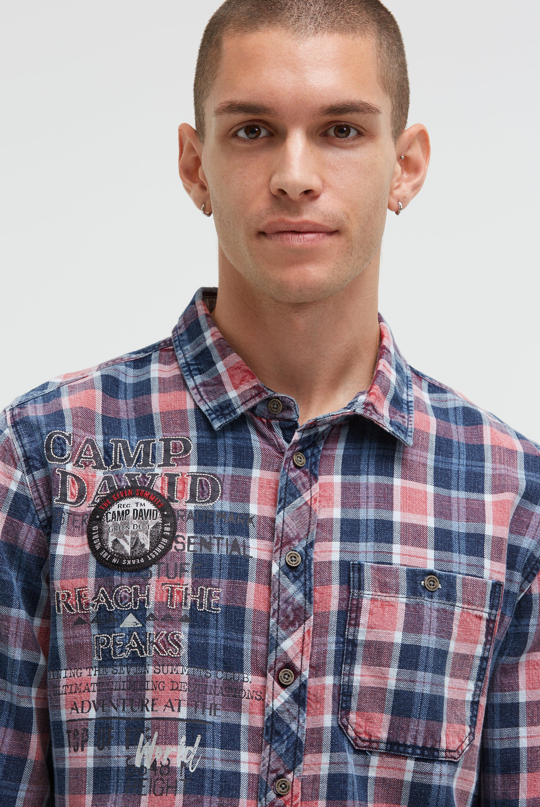 Koszula w kratę z nadrukami logo - 4