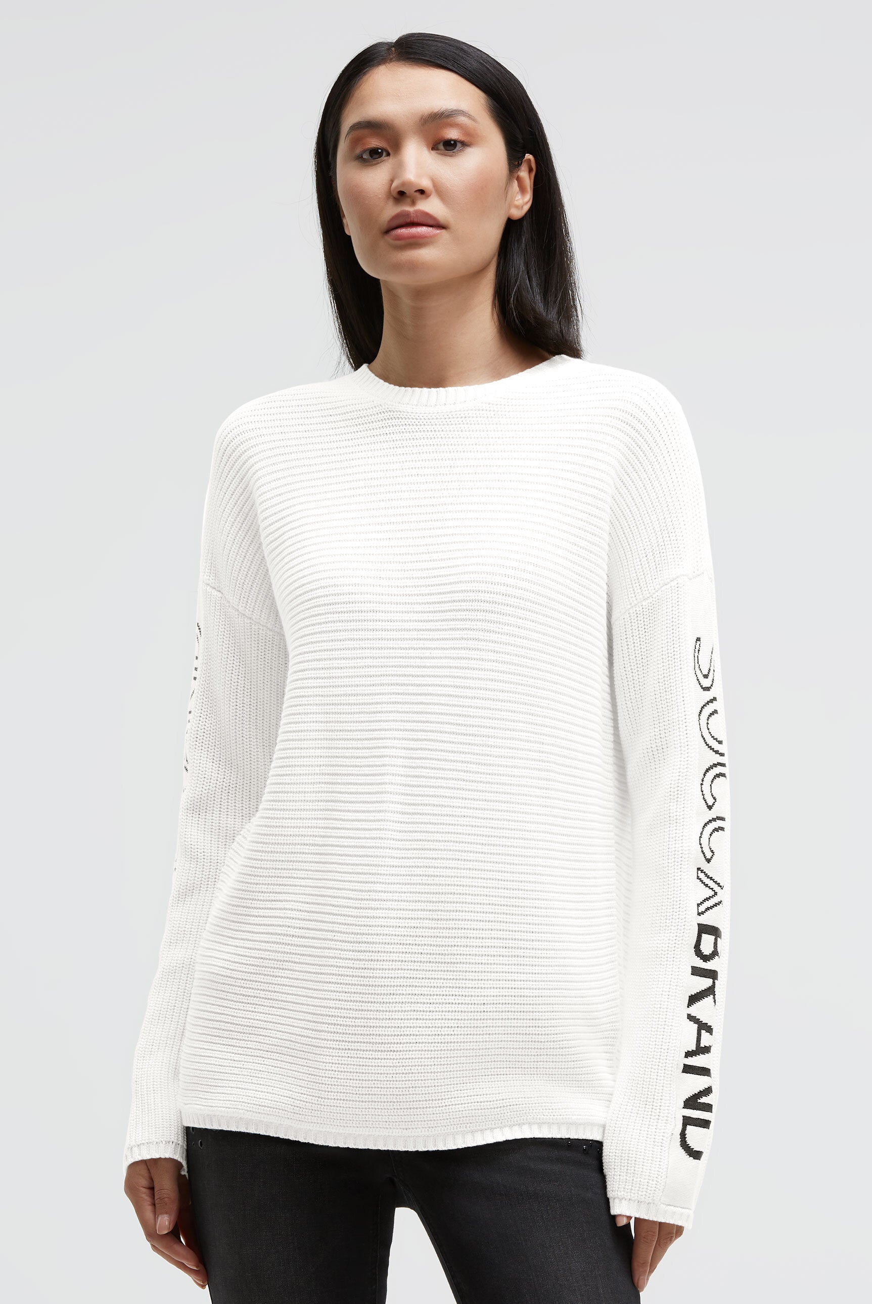 Pulower z wzorem intarsji na rękawach