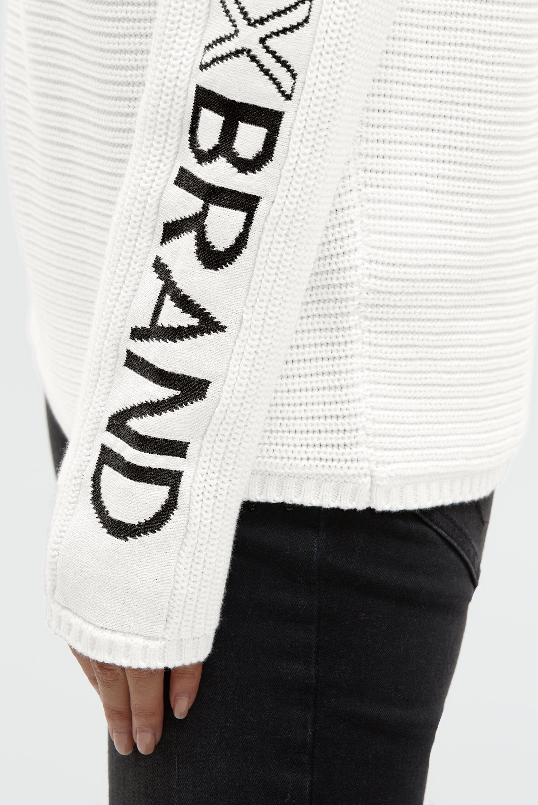 Pulower z wzorem intarsji na rękawach - 6