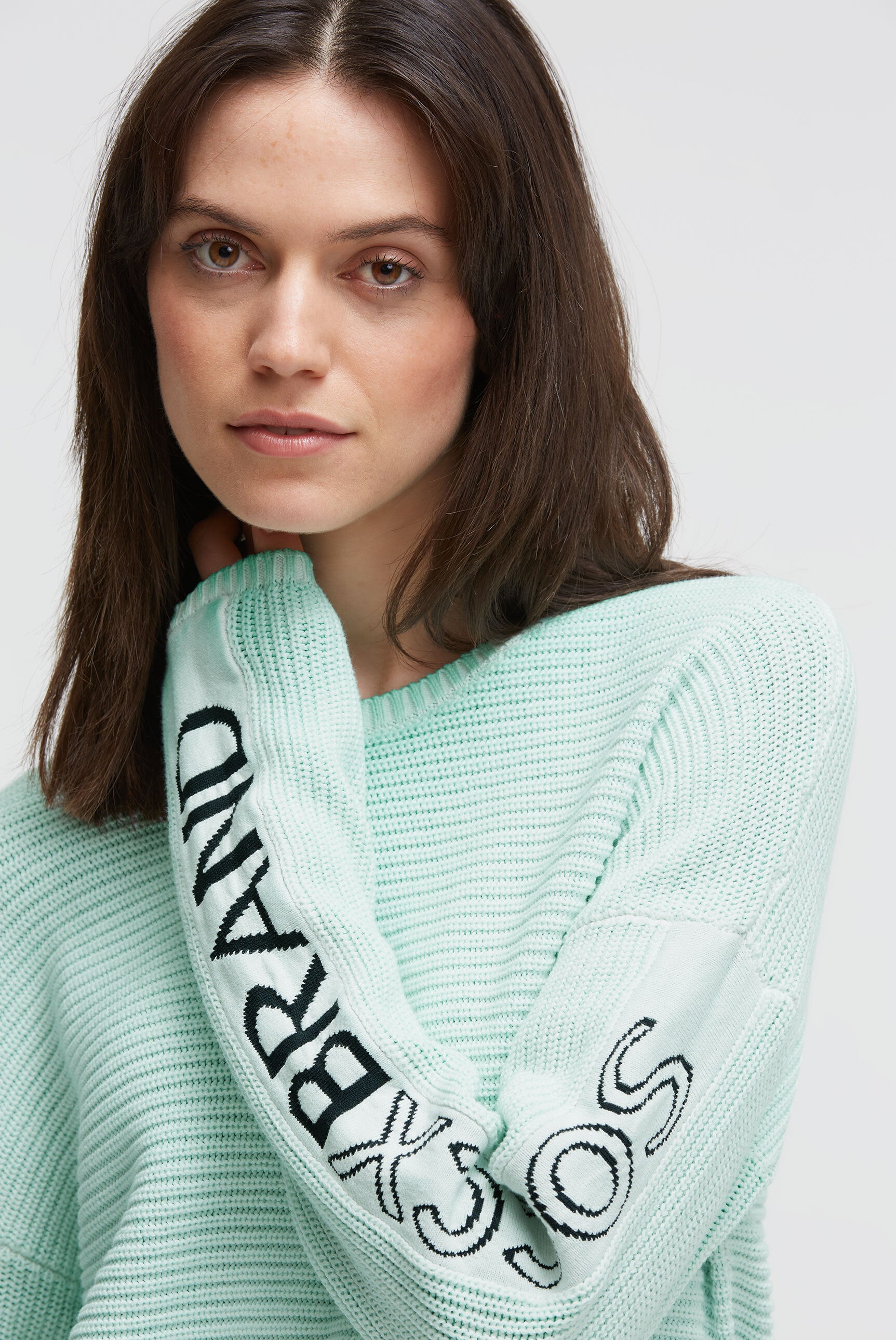 Pulower z wzorem intarsji na rękawach - 4