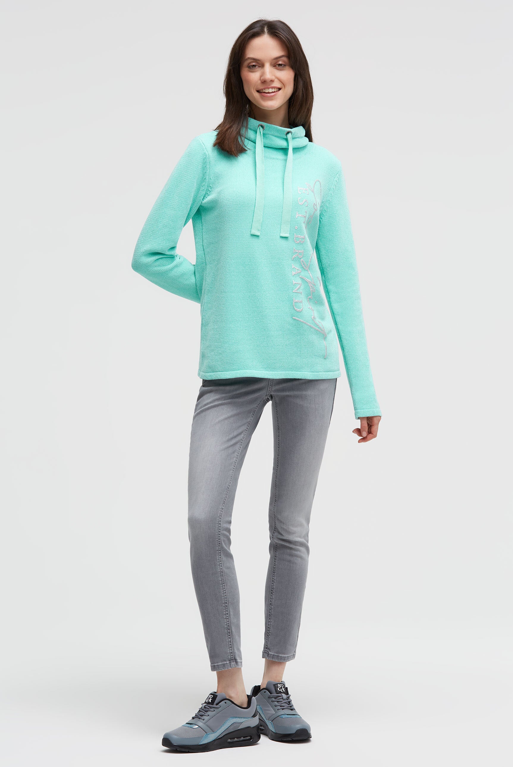 Pulower z chenille z wysokim kołnierzem i nadrukiem - 3