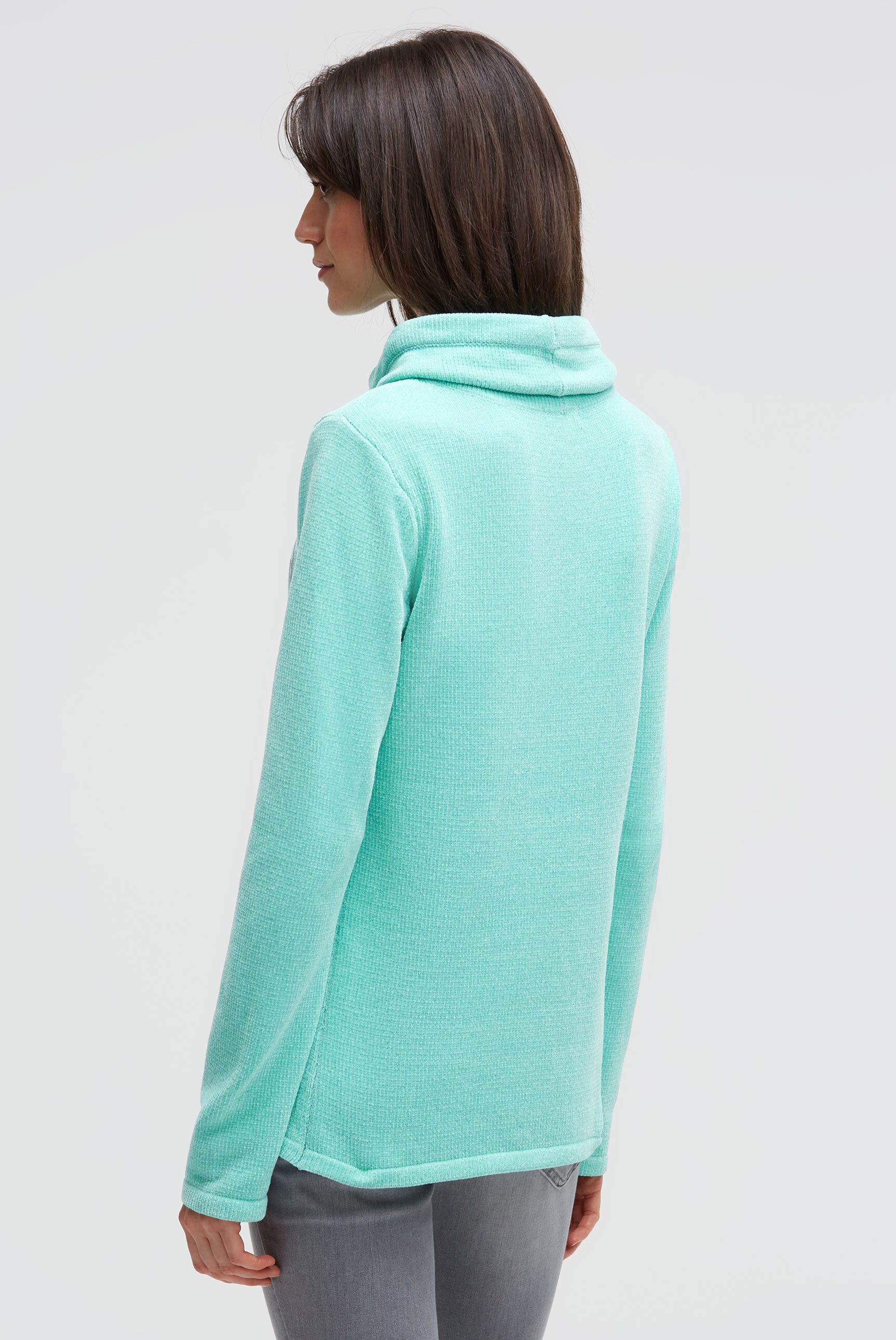 Pulower z chenille z wysokim kołnierzem i nadrukiem - 5