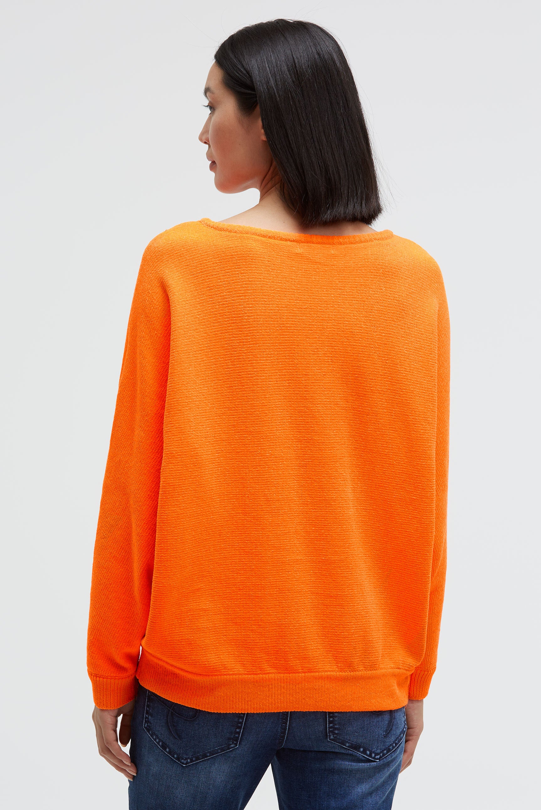 Pulower z chenille z nadrukiem glitter - 5