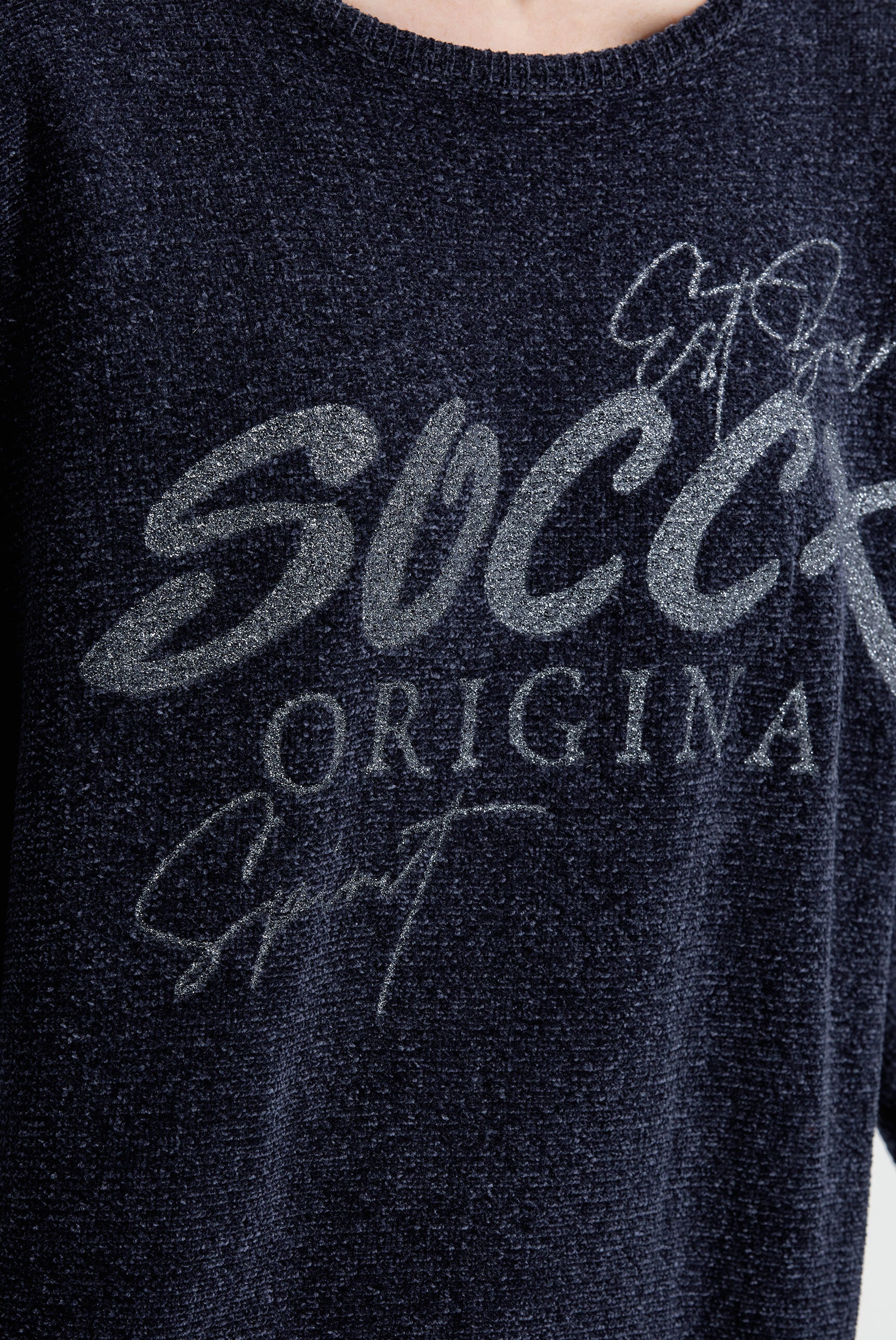 Pulower z chenille z nadrukiem glitter - 6