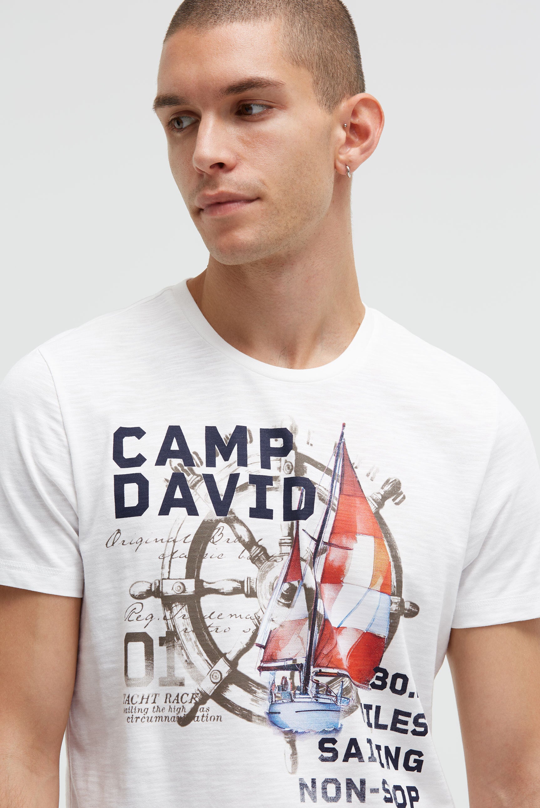 T-shirt z okrągłym dekoltem i nadrukiem fotograficznym - 4