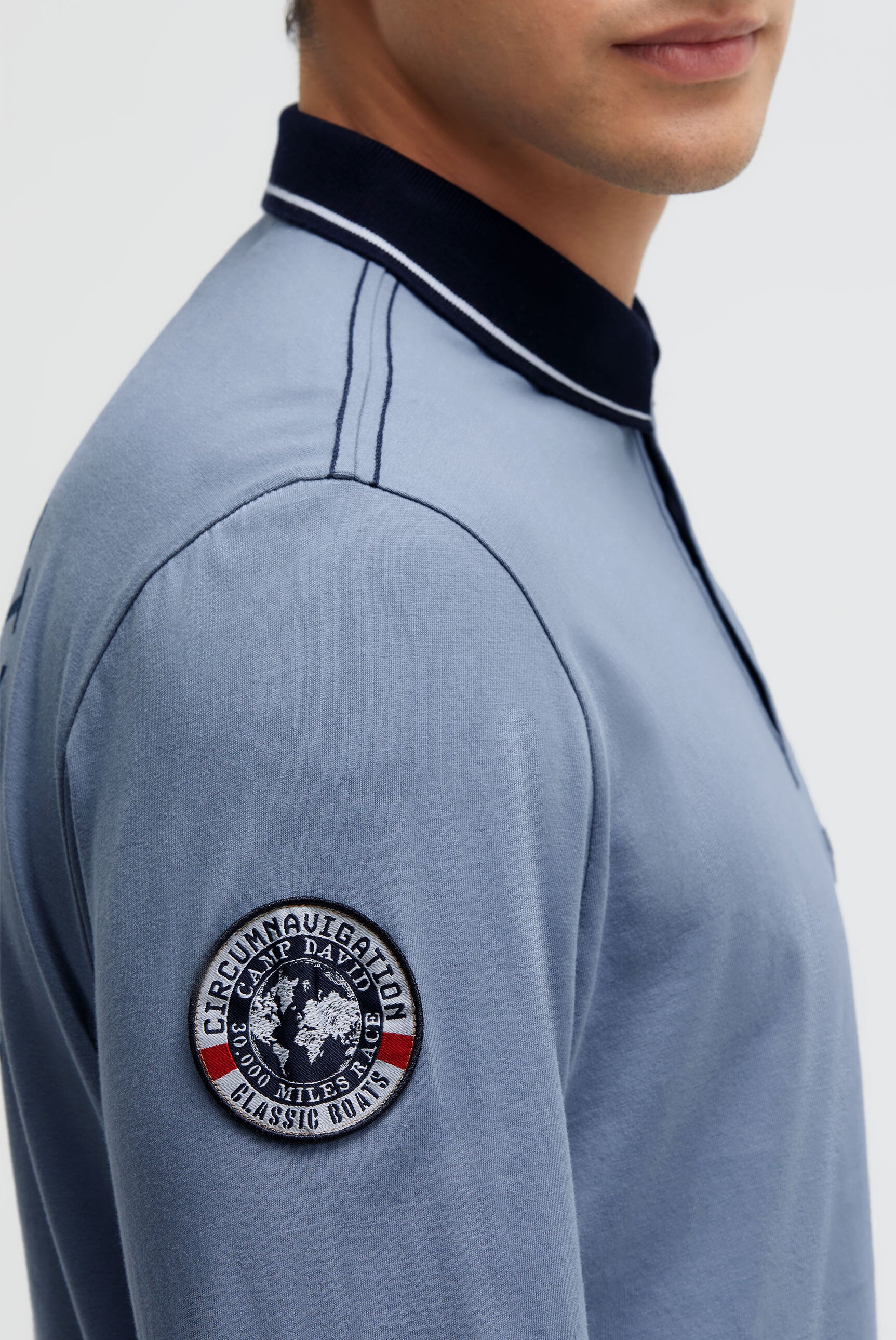 Polo z długim rękawem i nadrukiem na plecach - 6