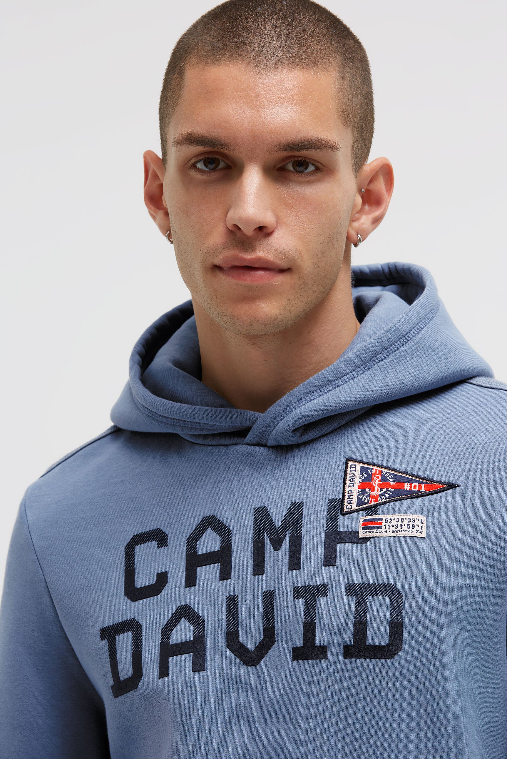 Bluza z kapturem z nadrukiem rubber i taśmami - 4