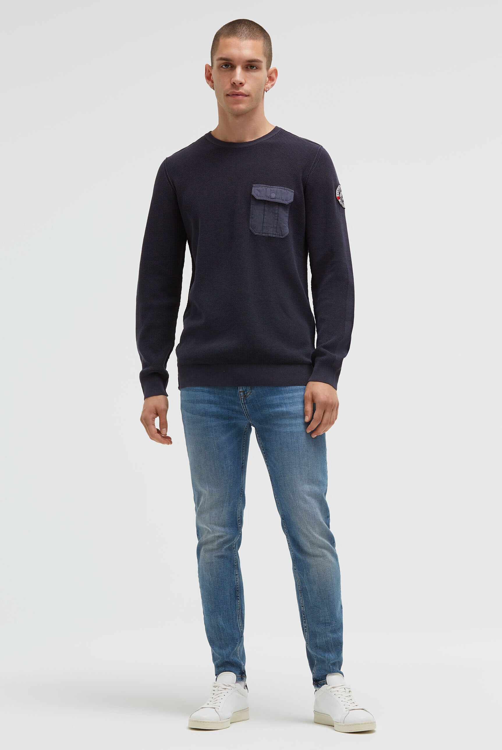 Pulower ze wzorem dzianiny i kieszenią na piersi - 3