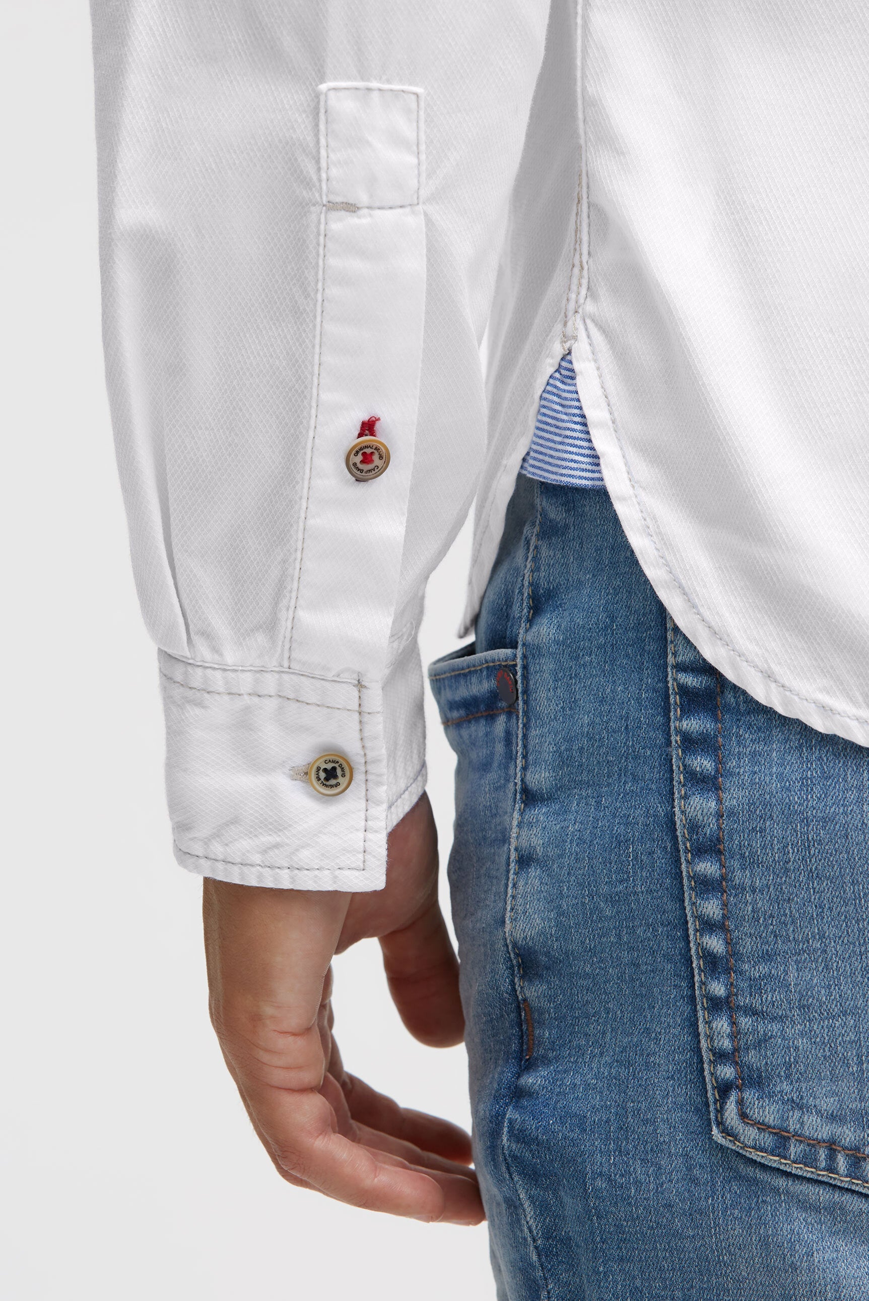 Strukturalna koszula z długim rękawem i aplikacjami logo - 6