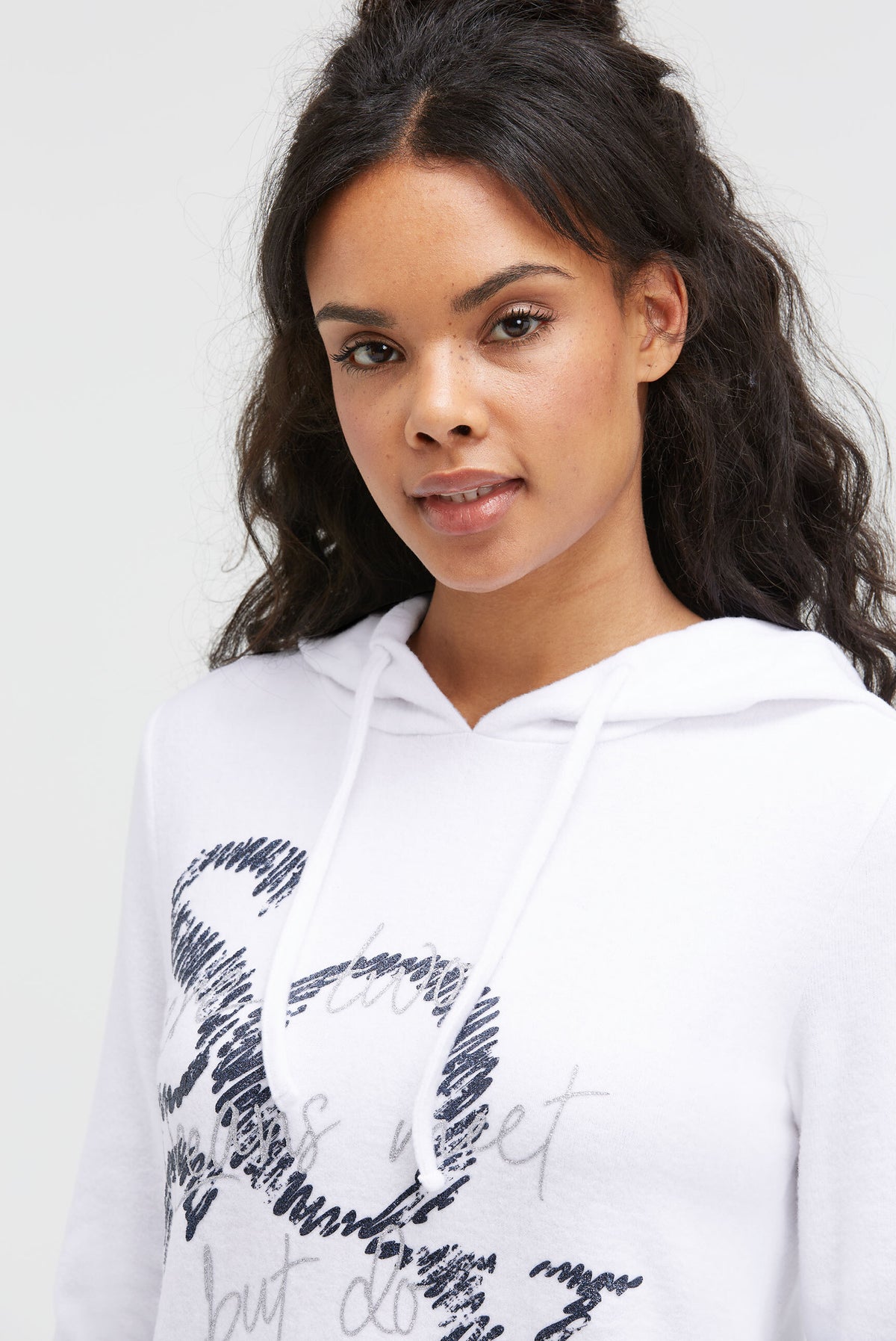 Bluza z kapturem z miękkiej dzianiny z nadrukiem logo z brokatem