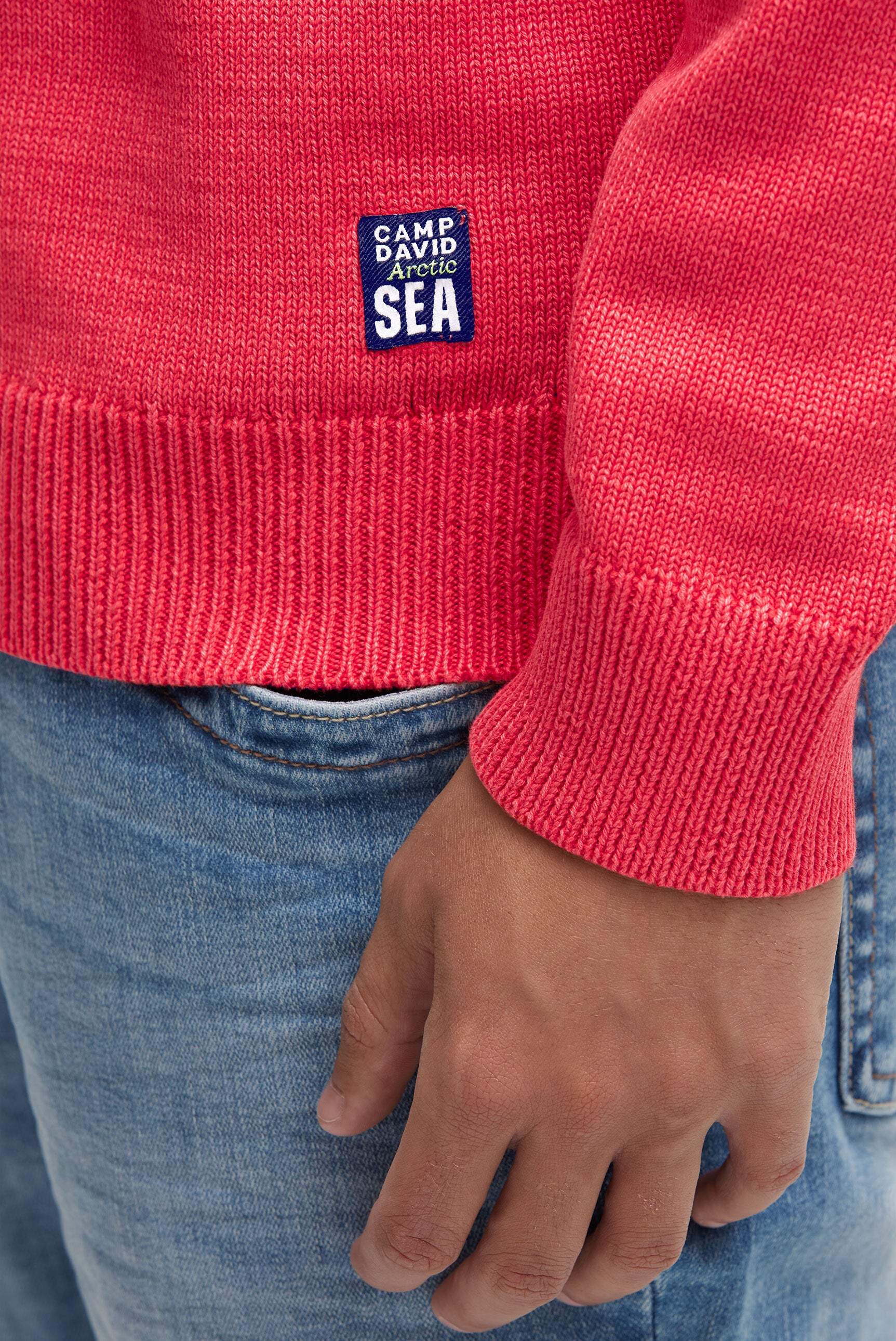 Sweter z okrągłym dekoltem i nadrukami logo - 6