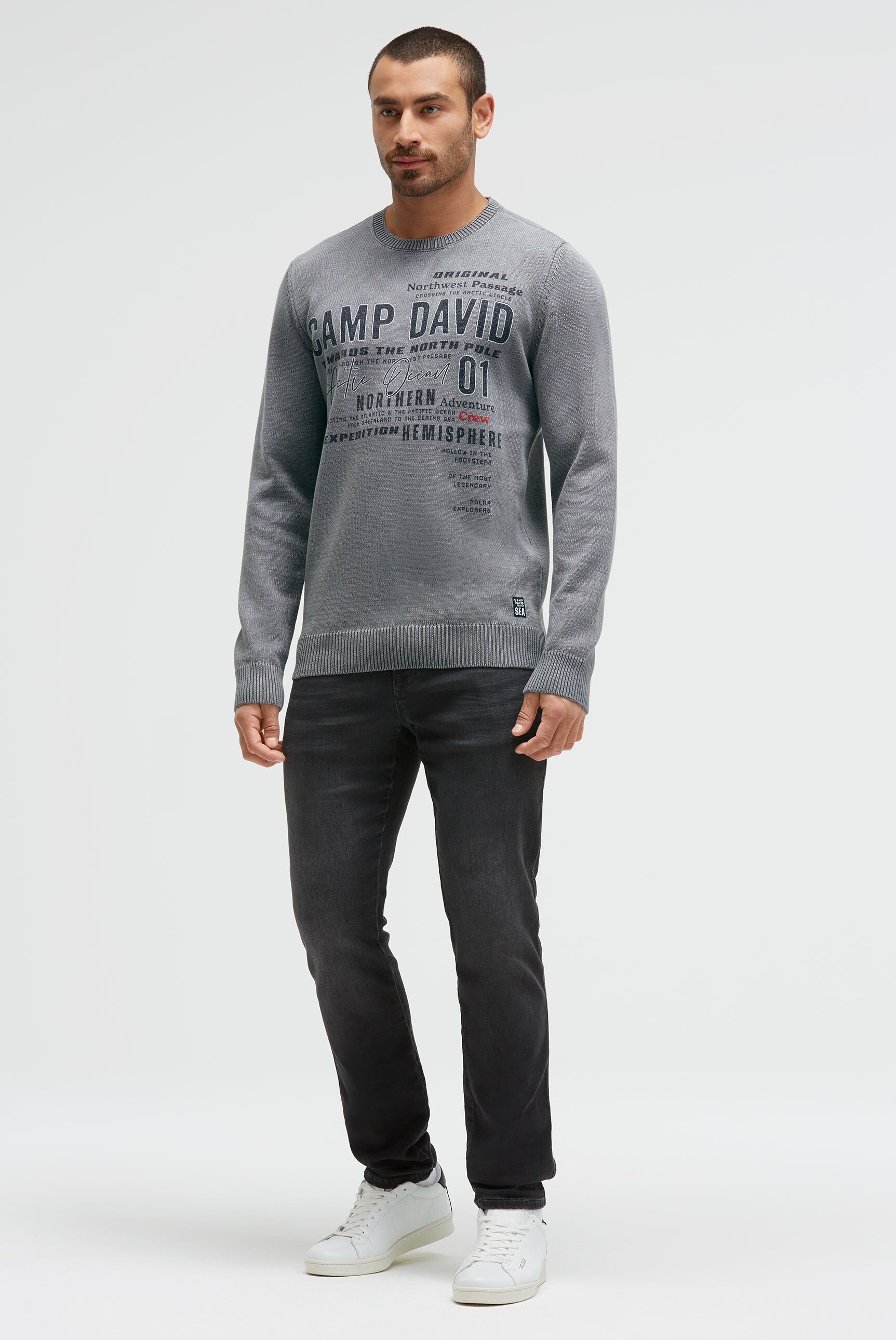 Sweter z okrągłym dekoltem i nadrukami logo - 3