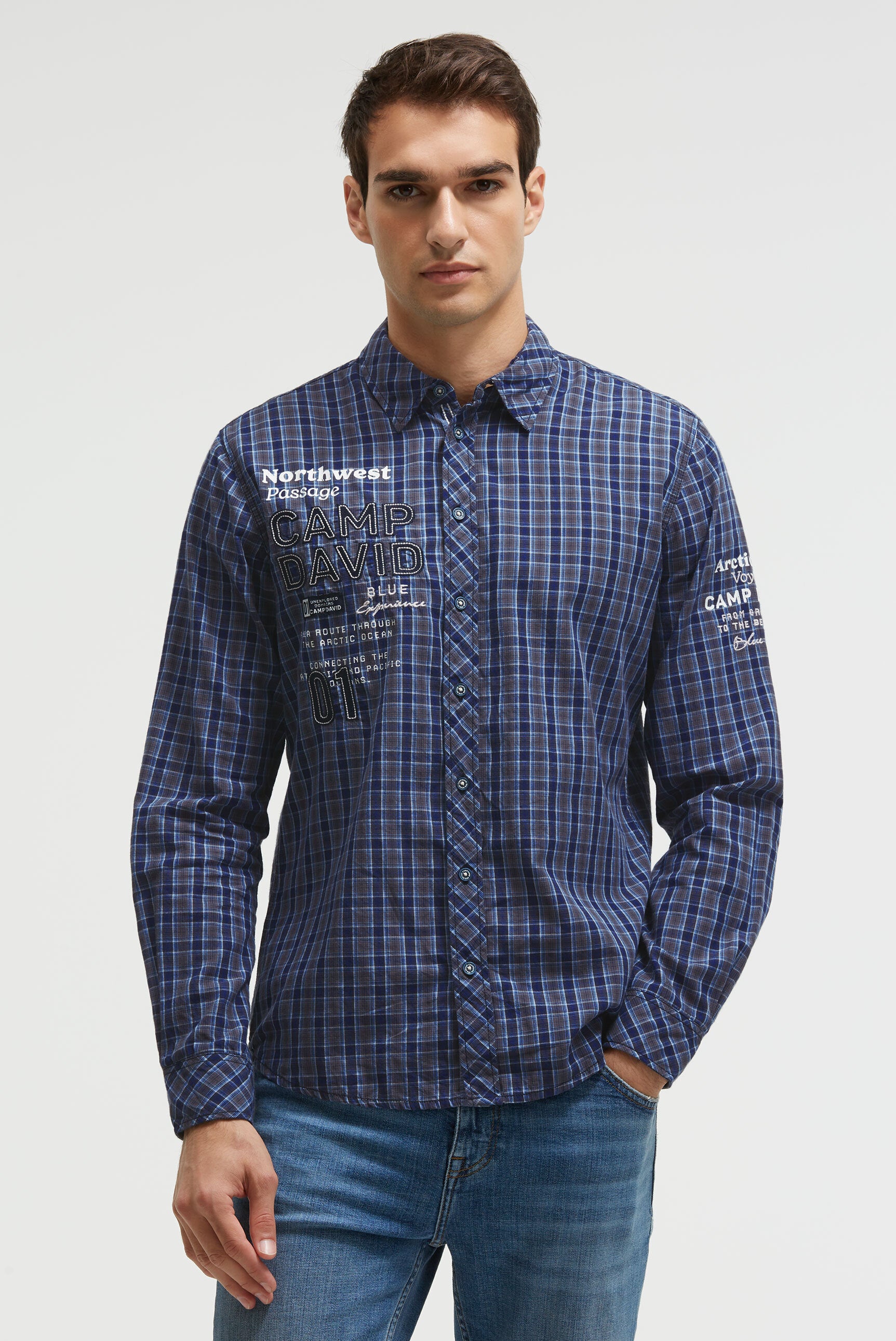 Koszula w kratę z aplikacjami z logo - 2