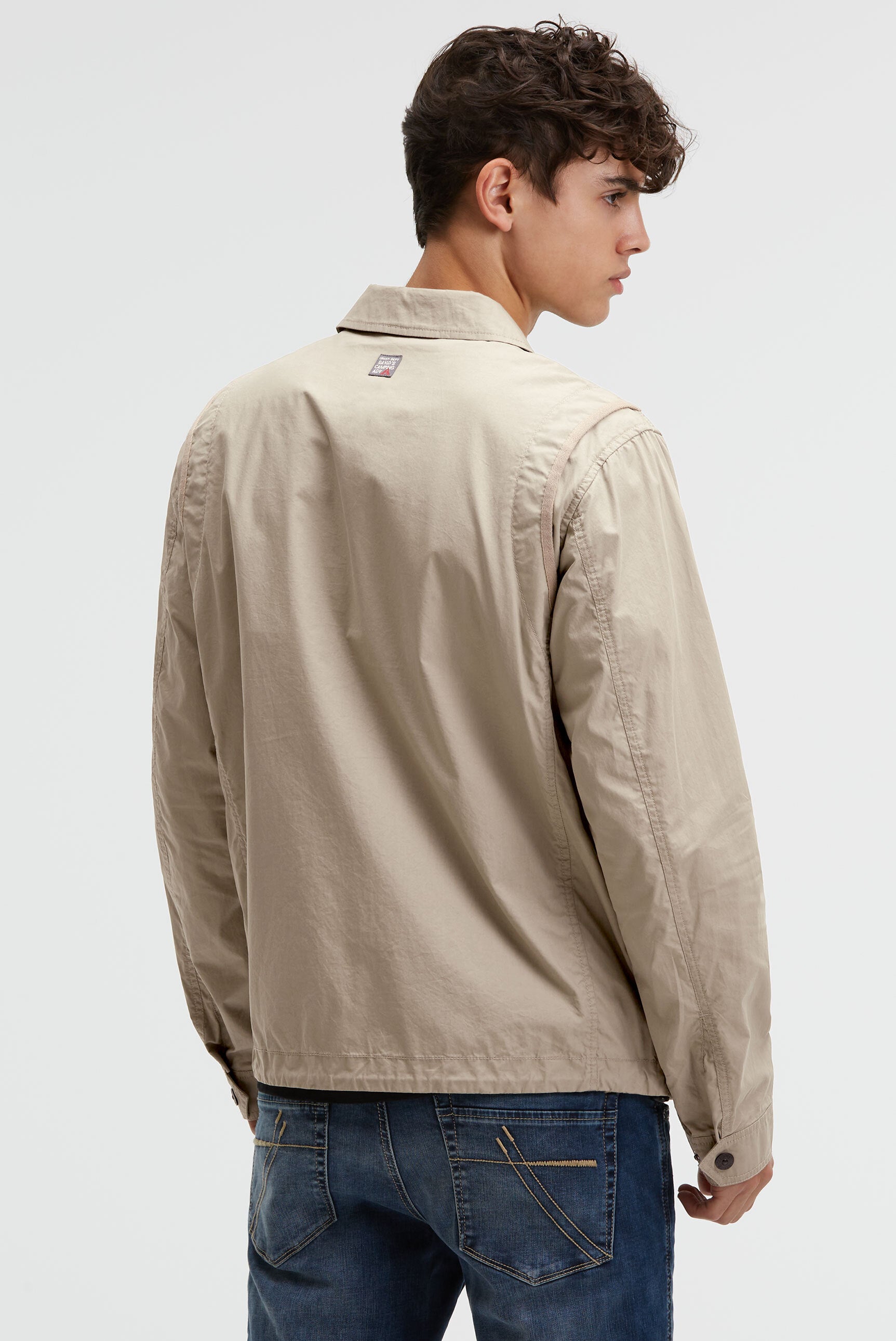 Lekka krótka kurtka w stylu utility z powłoką z papierowym efektem - 5