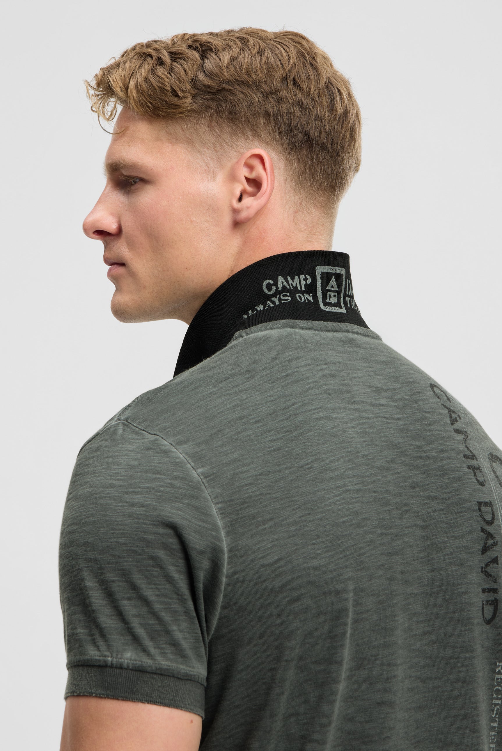 Koszulka polo z nadrukami w stylu vintage - 6