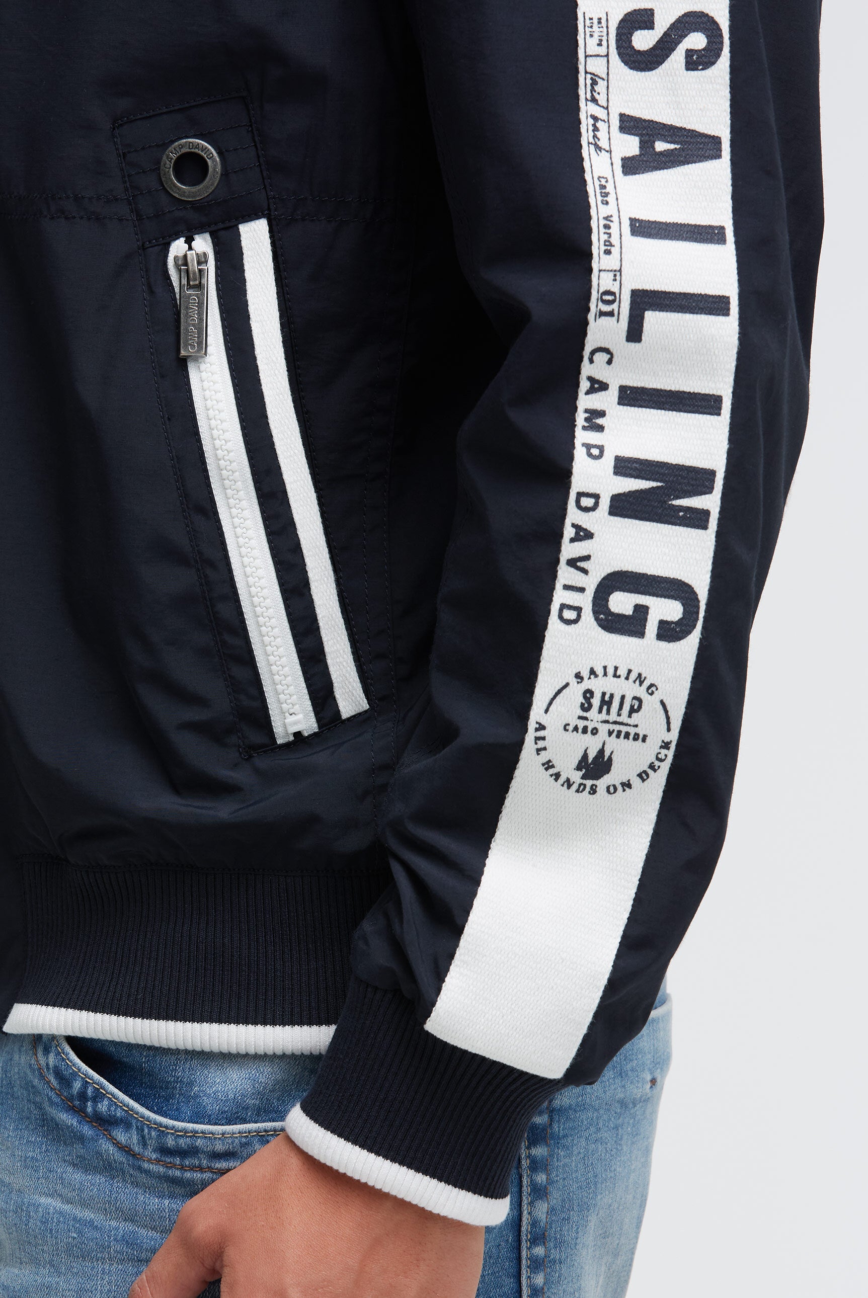 Kurtka z taśmami z logo i grafikami - 5