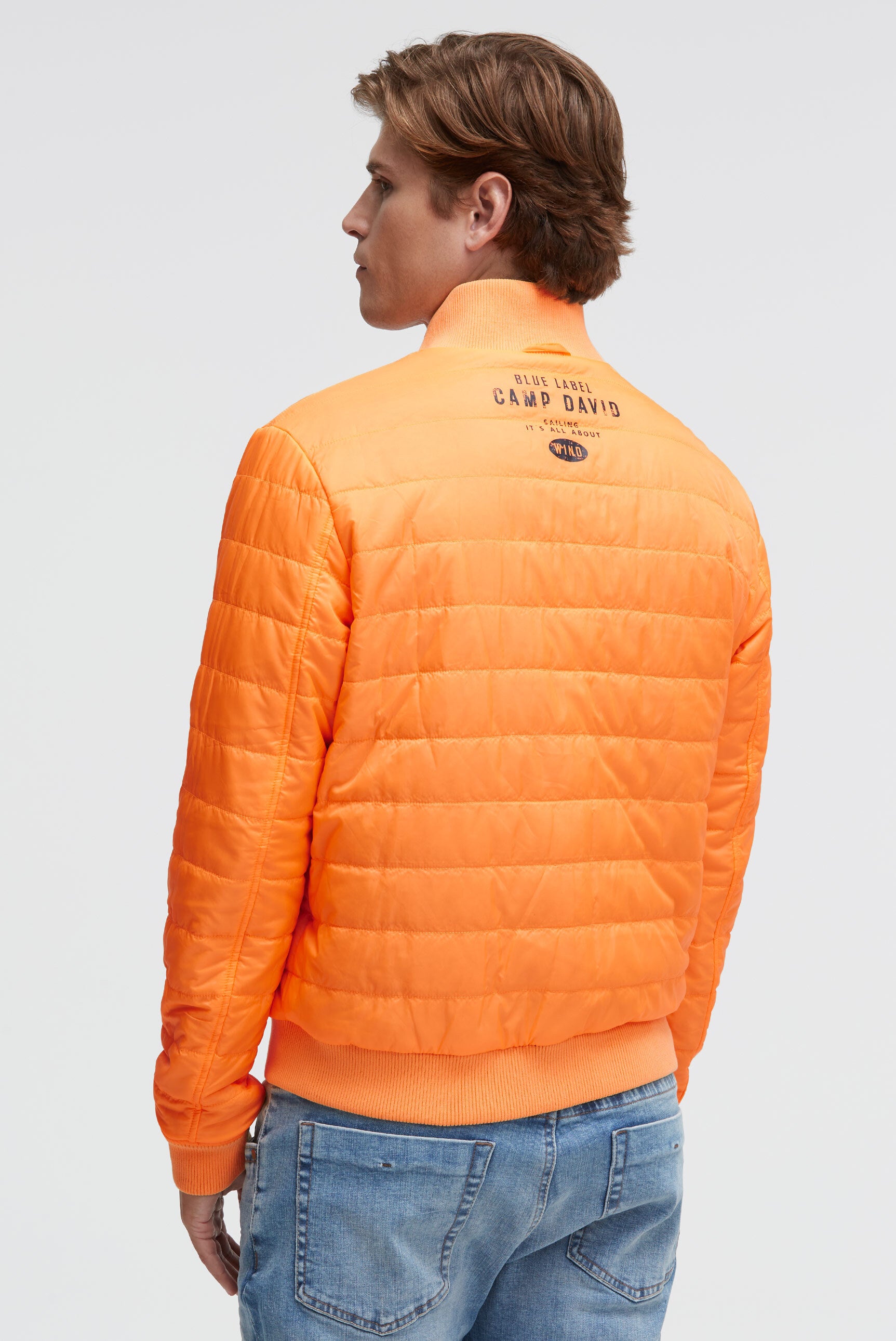 Dwustronna lekka kurtka z nadurkowanymi logo - 7