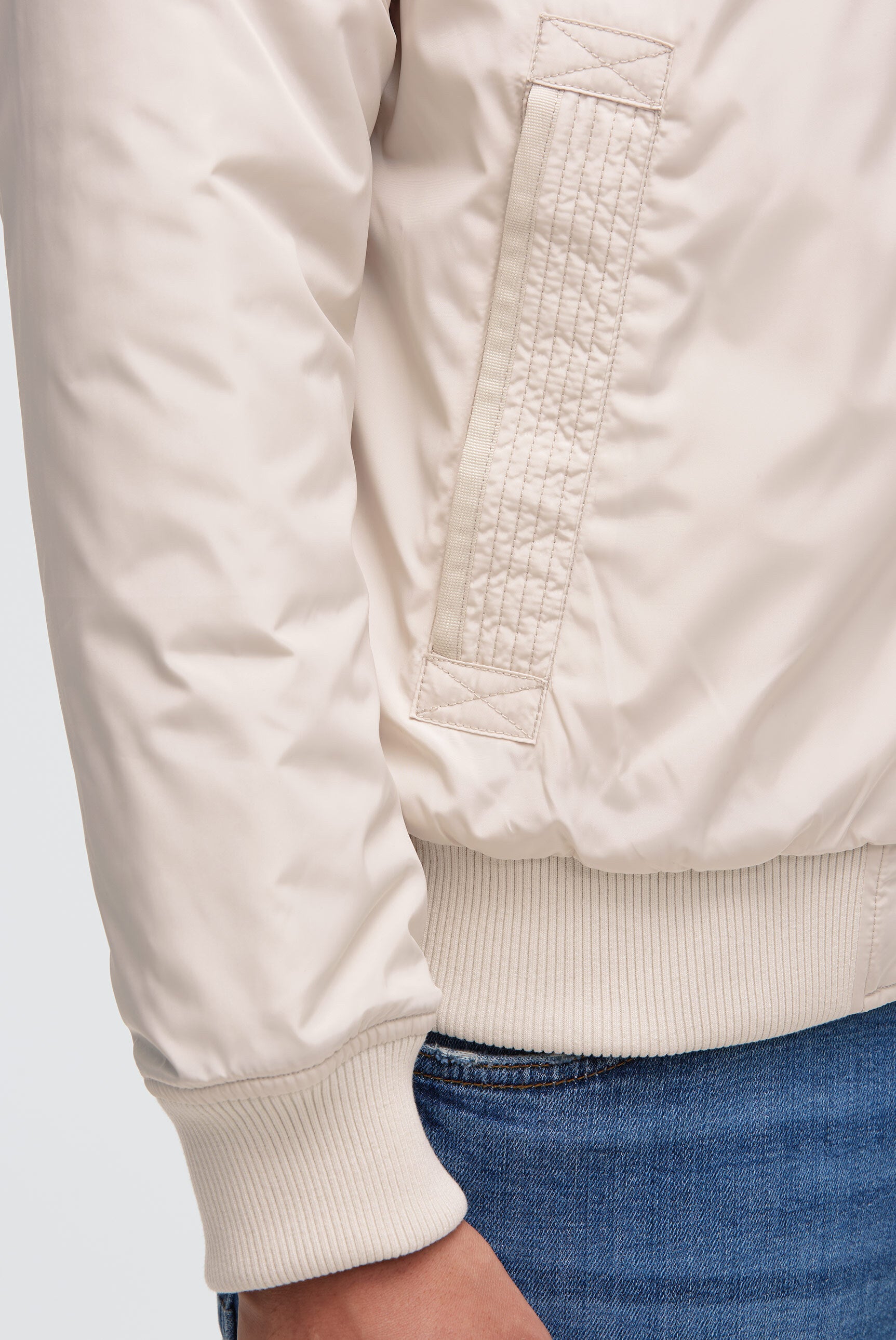 Dwustronna lekka kurtka z nadurkowanymi logo - 5