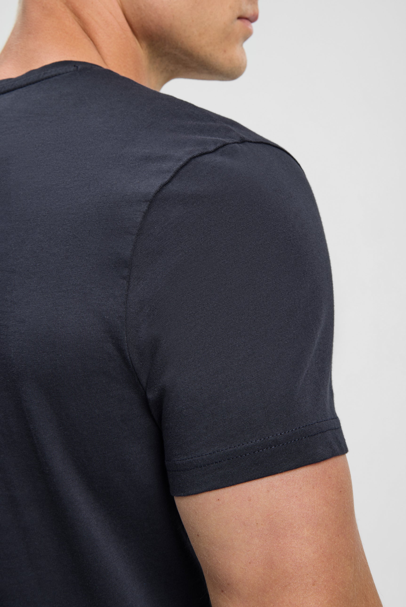 T-shirt z nadrukowanymi etykietami