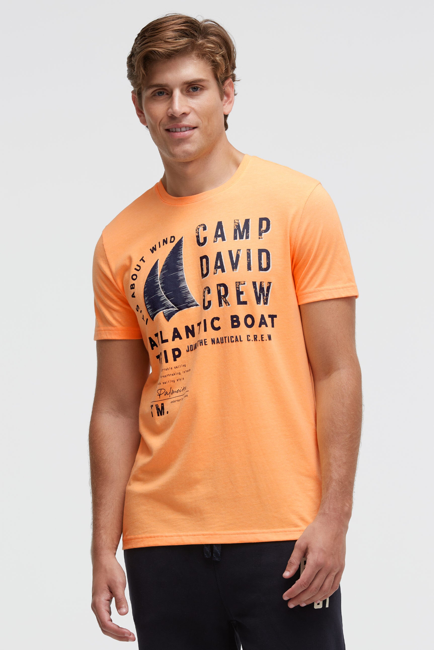 T-shirt z nadrukowanymi etykietami - 2