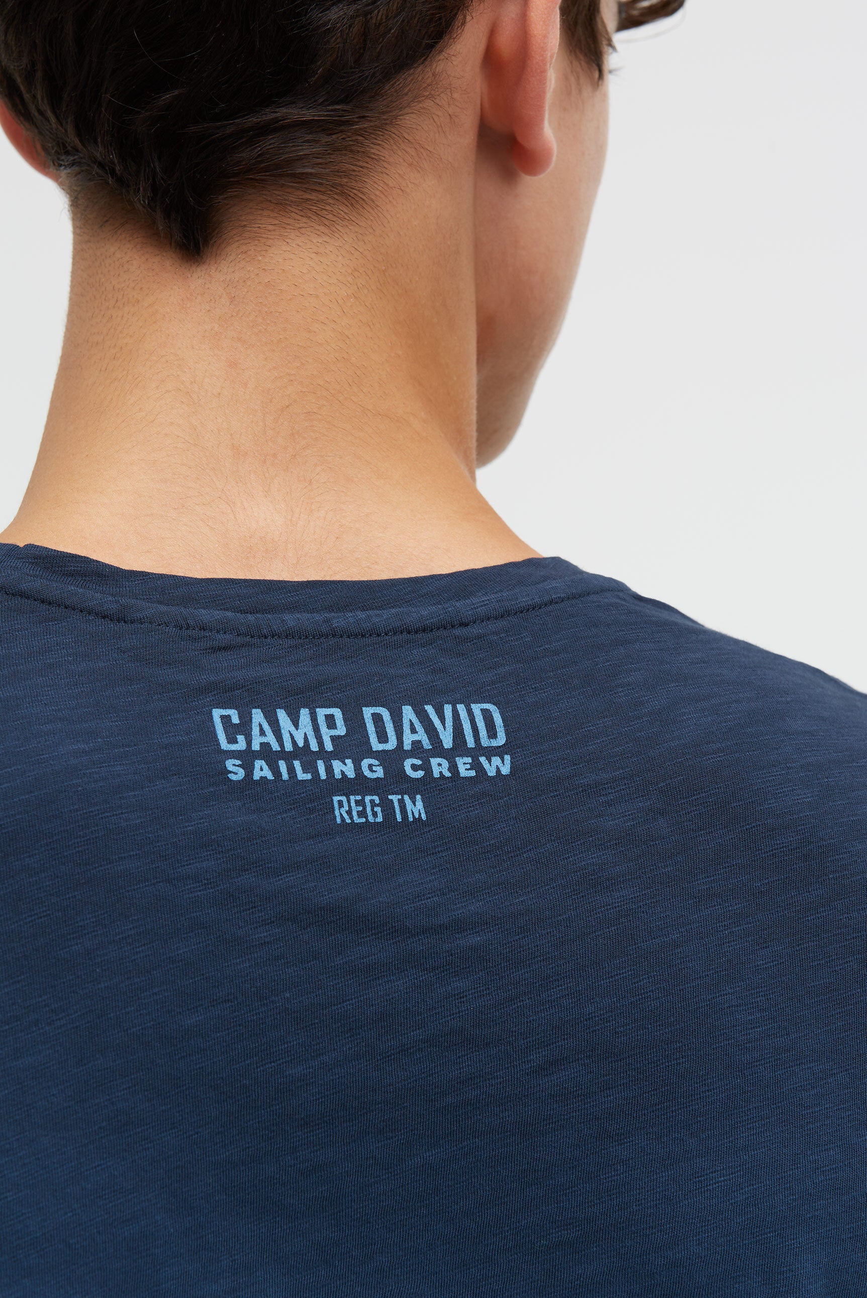 Koszulka z efektem dip dye i nadrukowanymi napisami - 7