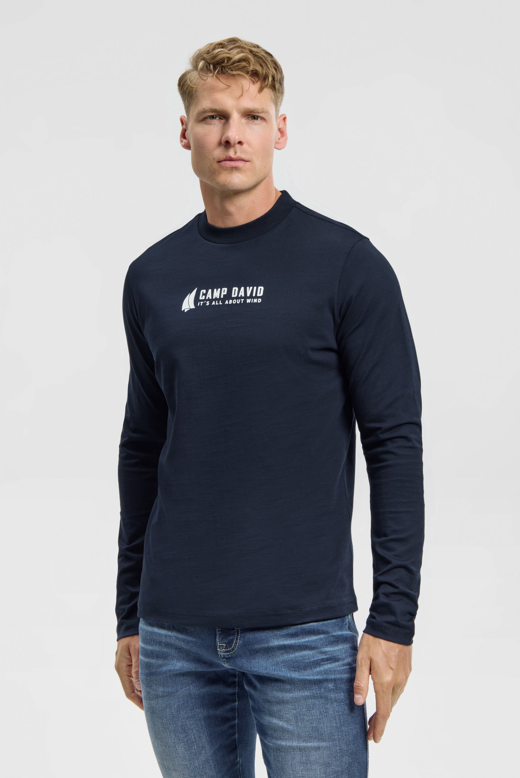 Koszulka z długim rękawem i grafiką z tyłu - 3