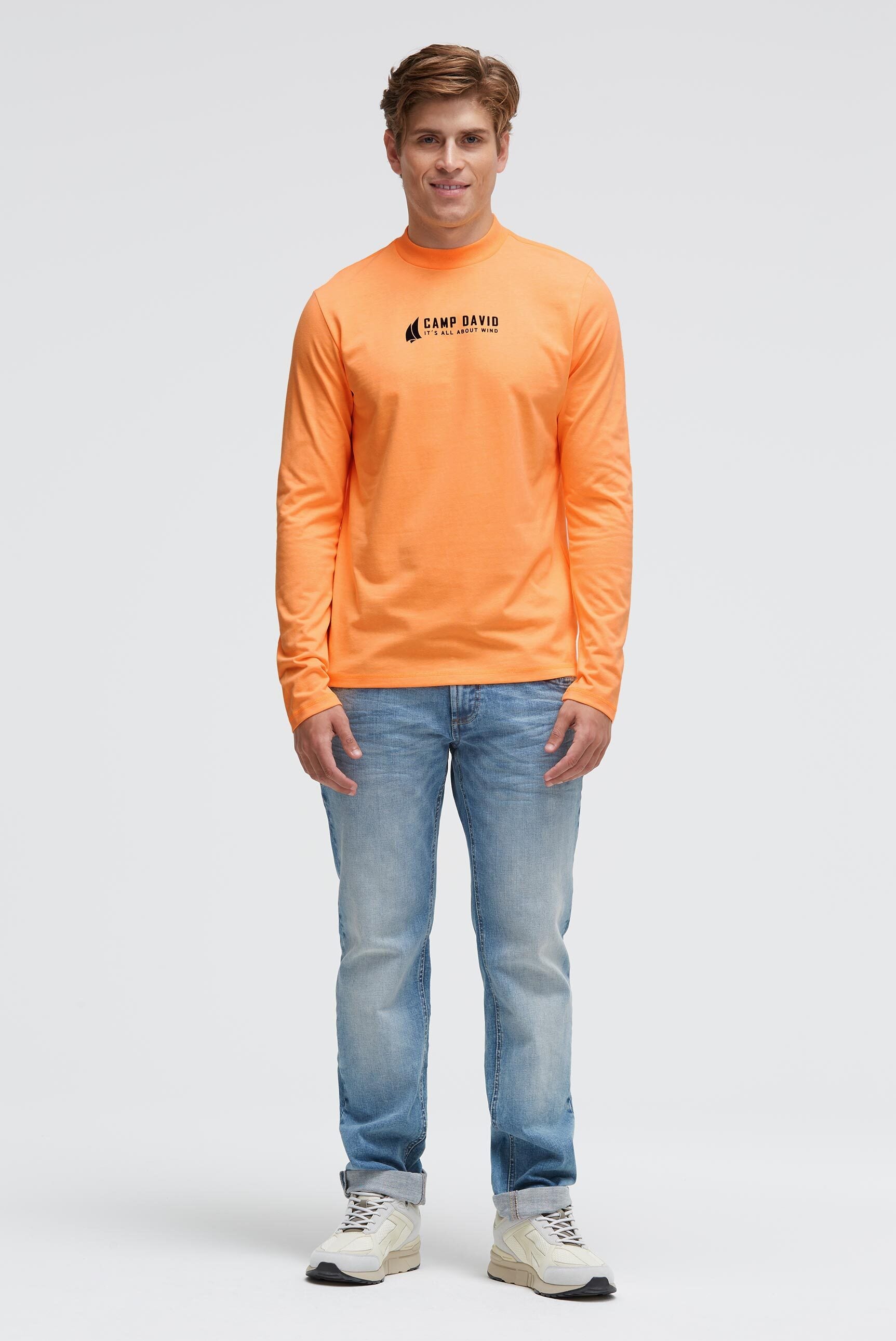 Koszulka z długim rękawem i grafiką z tyłu - 4