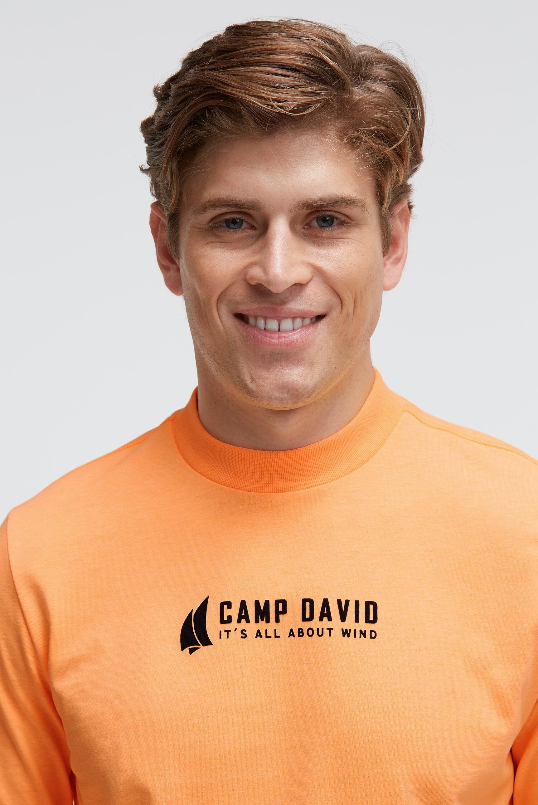 Koszulka z długim rękawem i grafiką z tyłu - 5