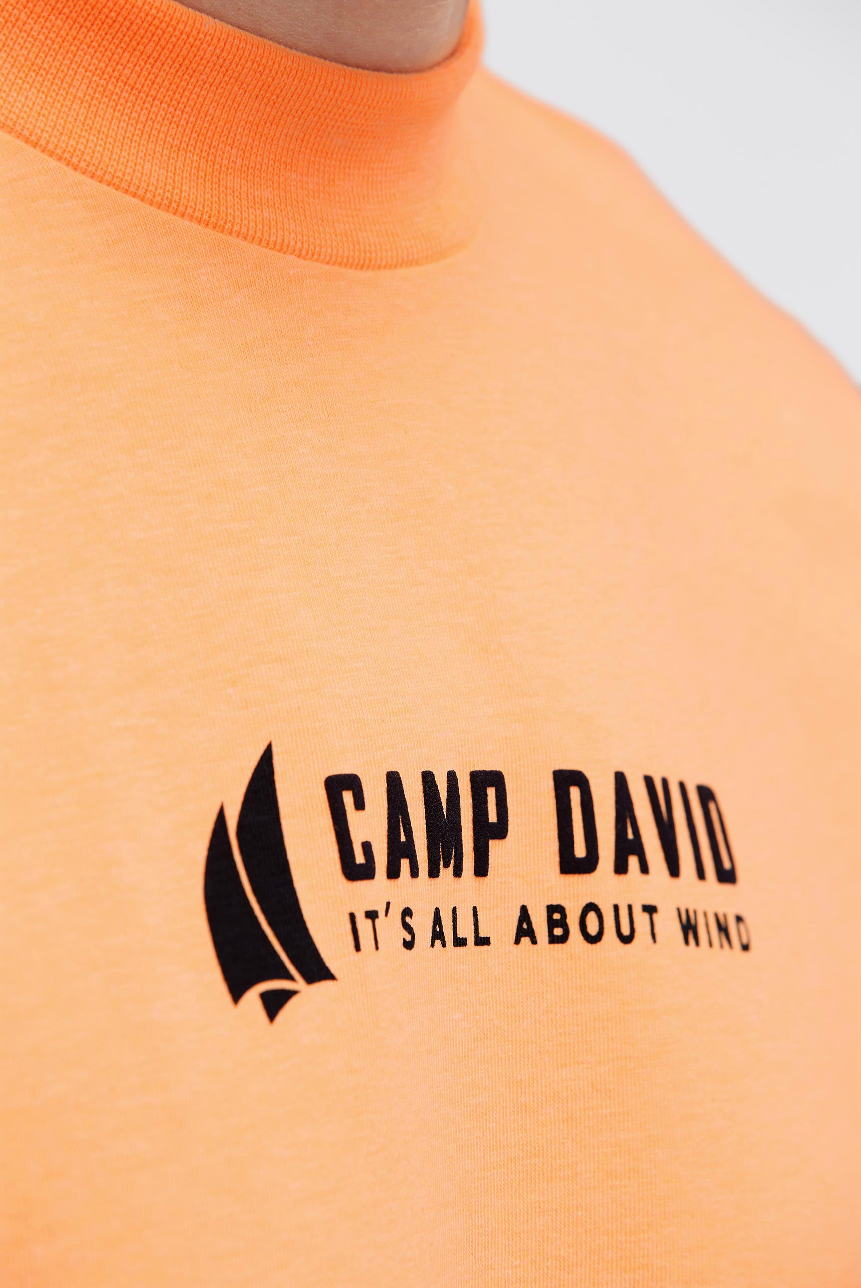 Koszulka z długim rękawem i grafiką z tyłu - 6