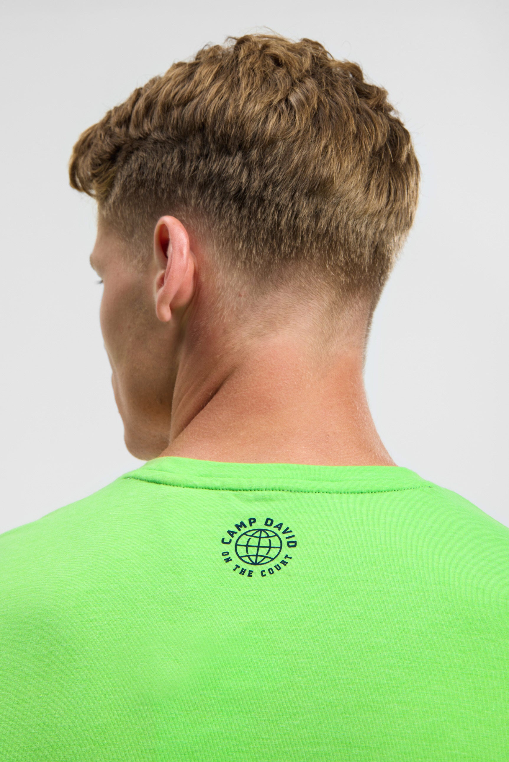T-Shirt mit Logo Artwork tech green - 7
