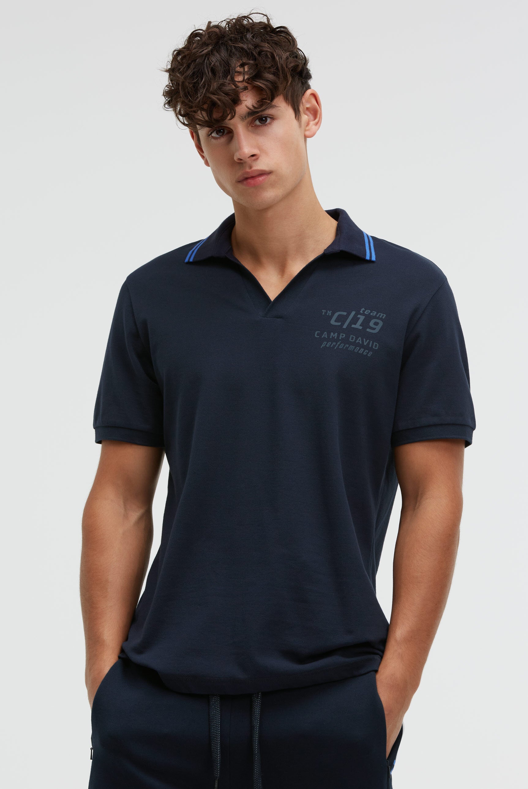 Pikee-Polo mit V-Neck und Rückeneinsatz blue navy - 3